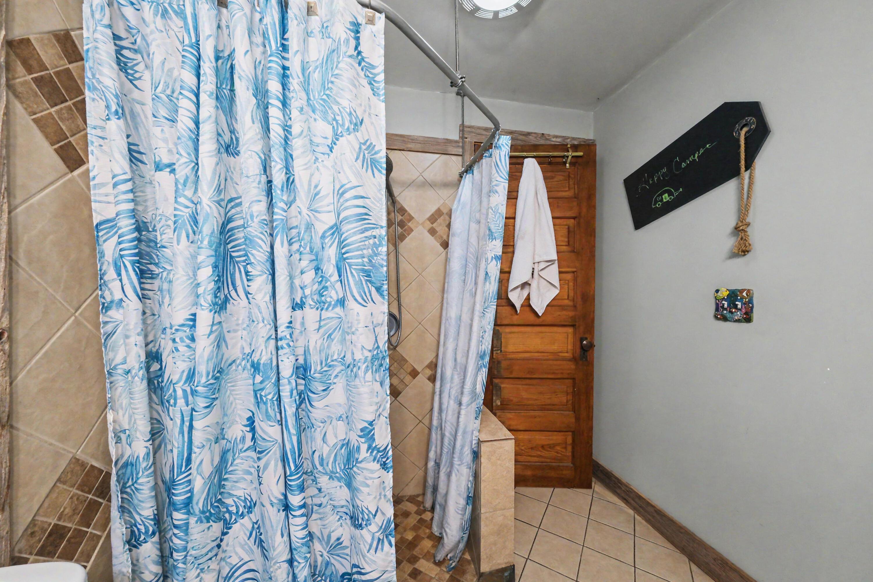 1073 Decliff Road N Property Photo 7