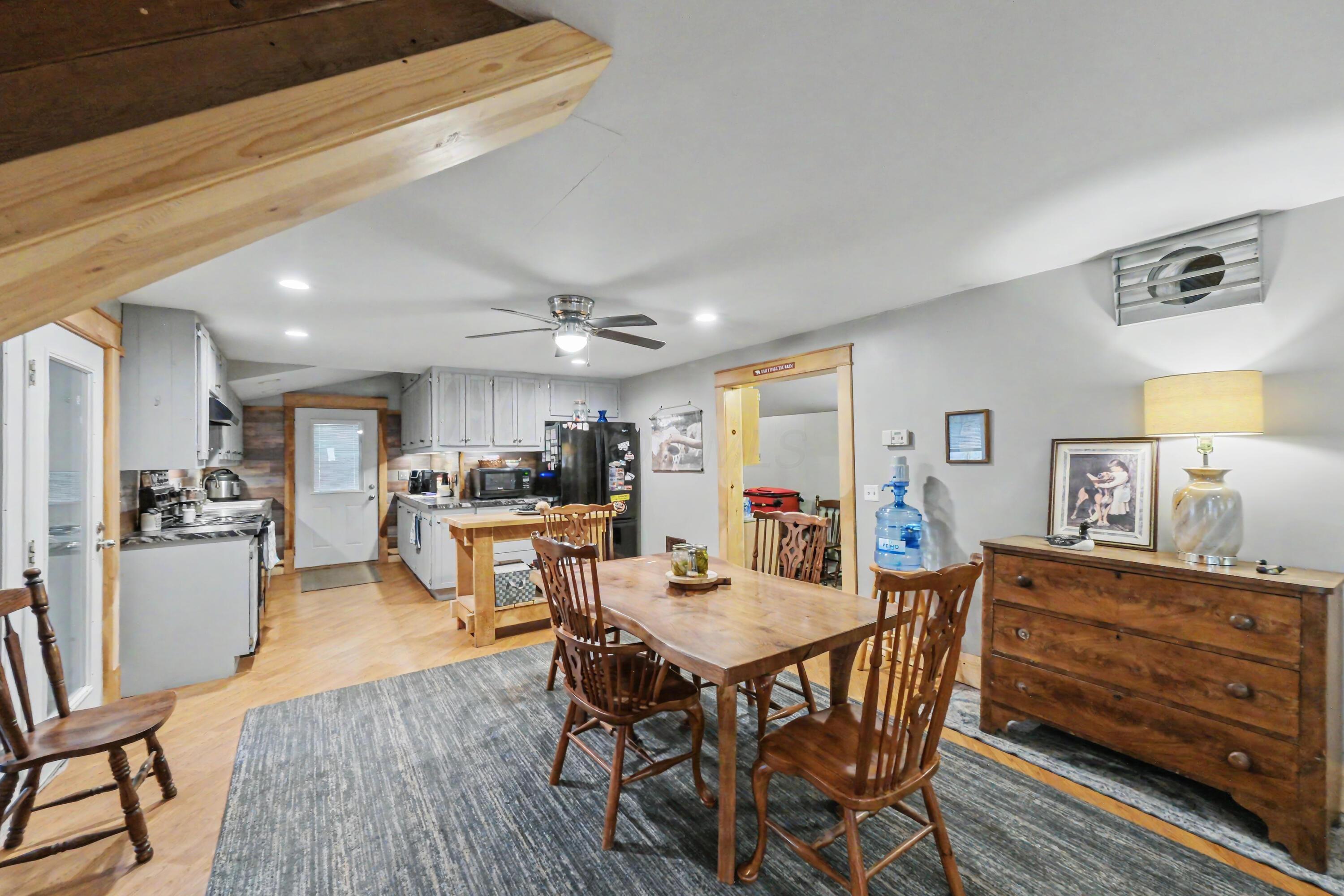 1073 Decliff Road N Property Photo 10