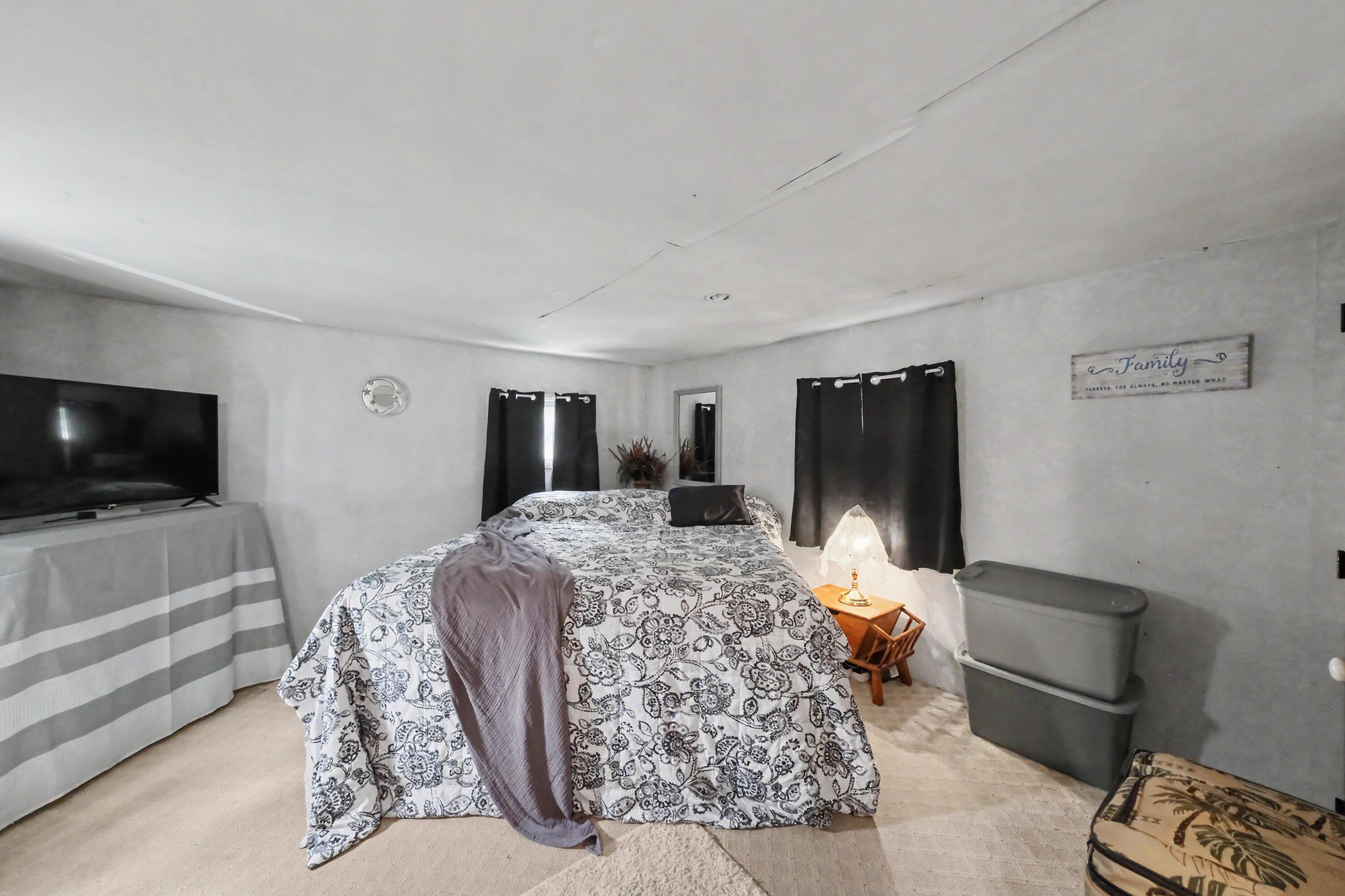 1073 Decliff Road N Property Photo 23