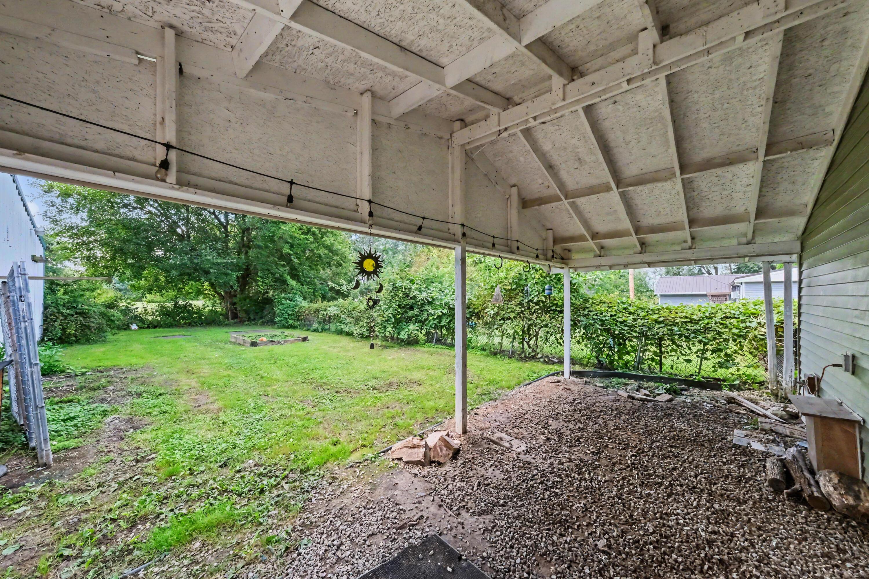 1073 Decliff Road N Property Photo 30