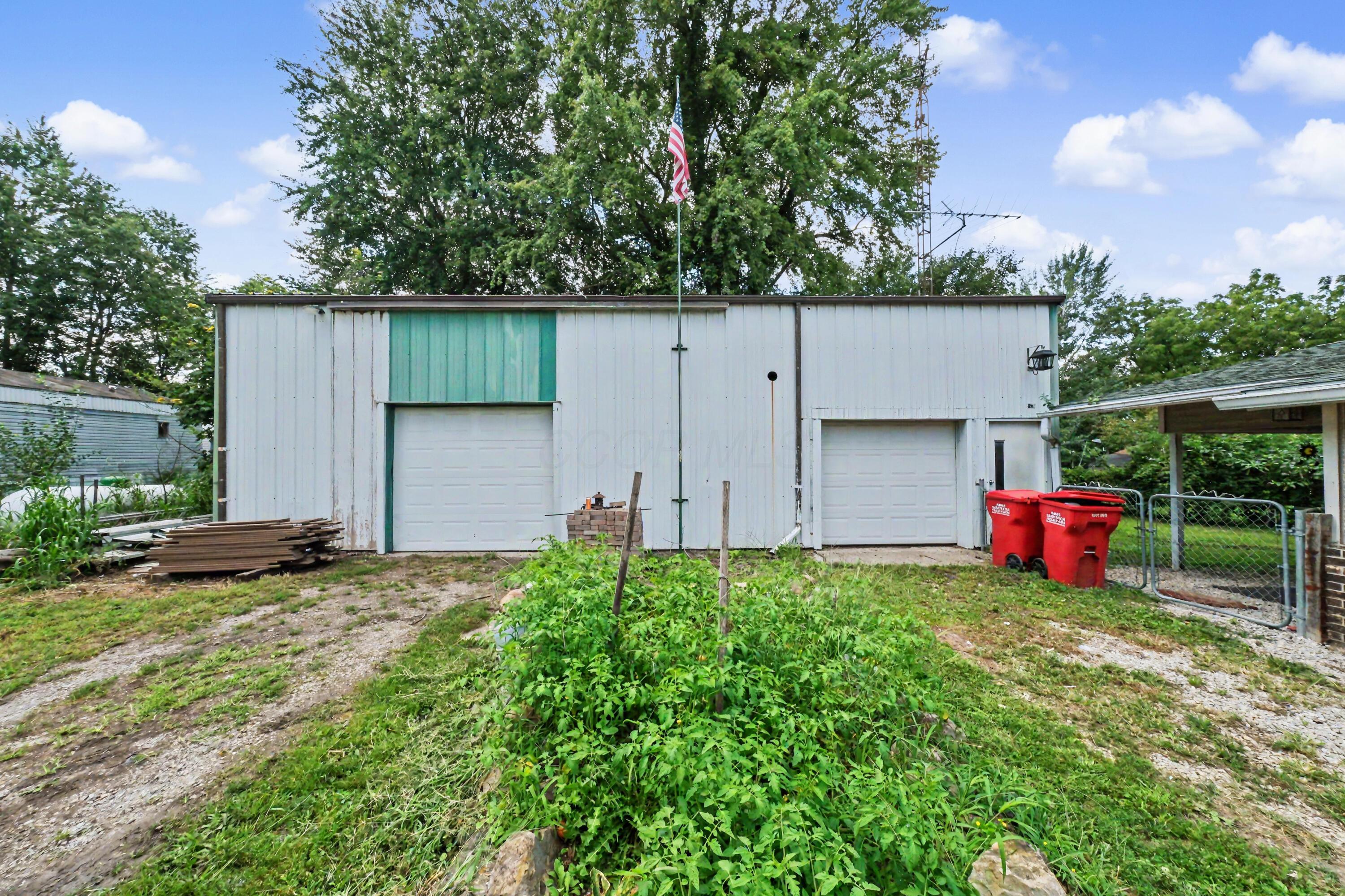1073 Decliff Road N Property Photo 31
