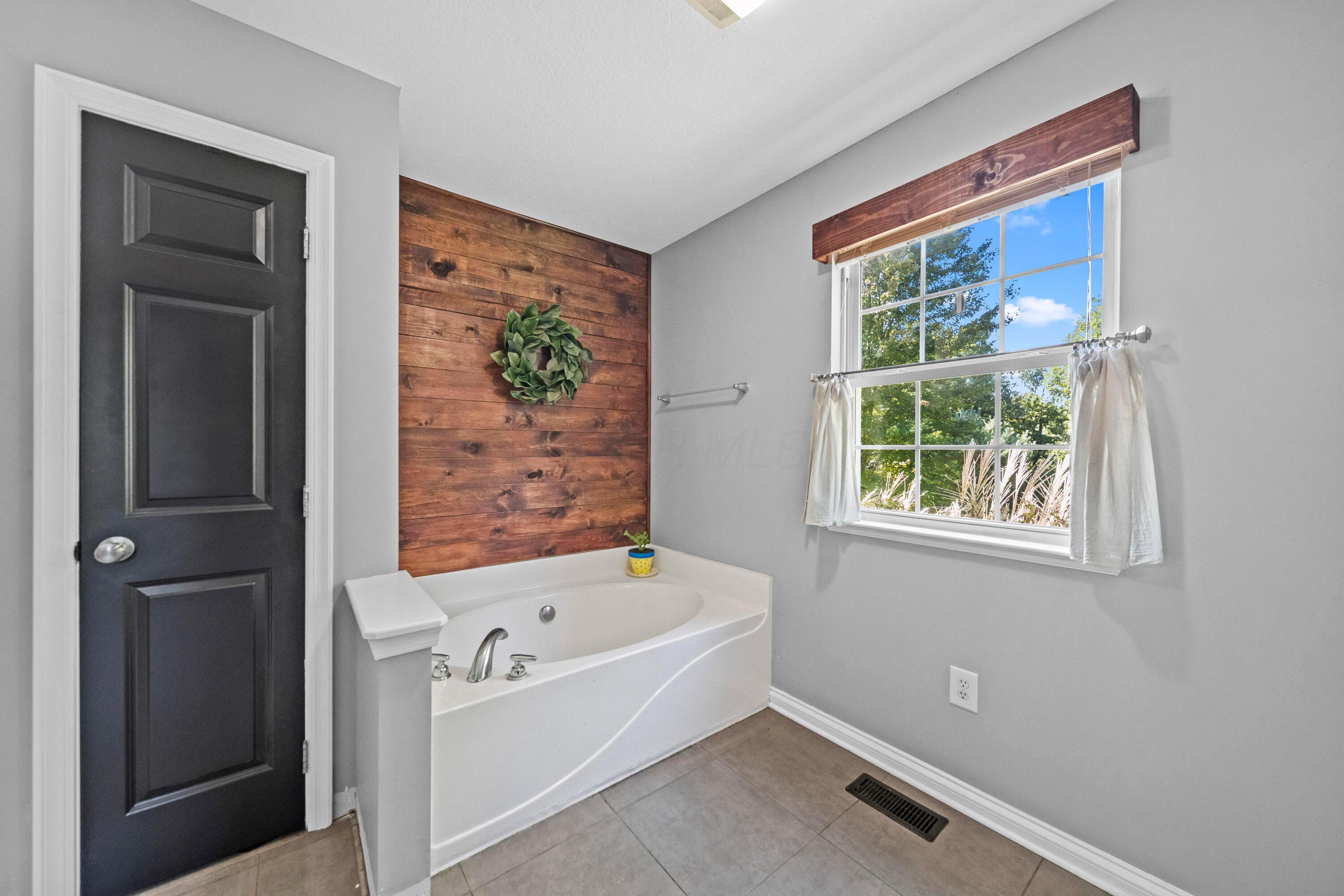 67 England Hollow Property Photo 6