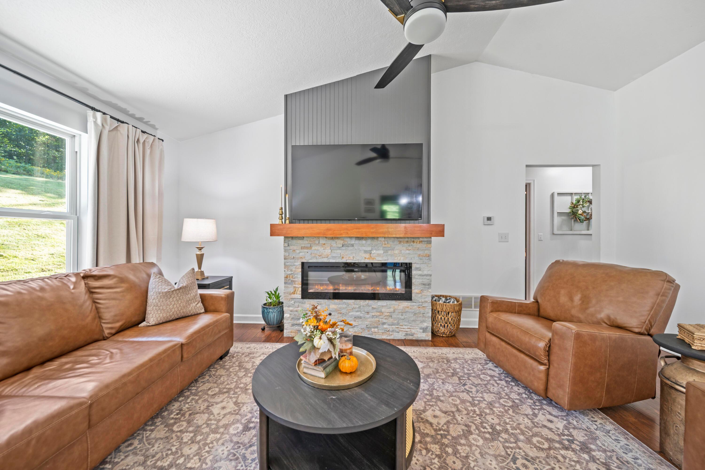 67 England Hollow Property Photo 15