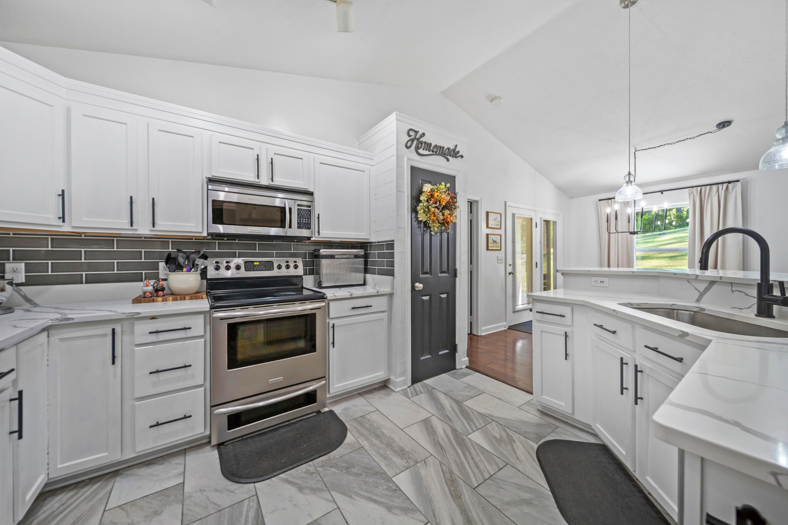 67 England Hollow Property Photo 17