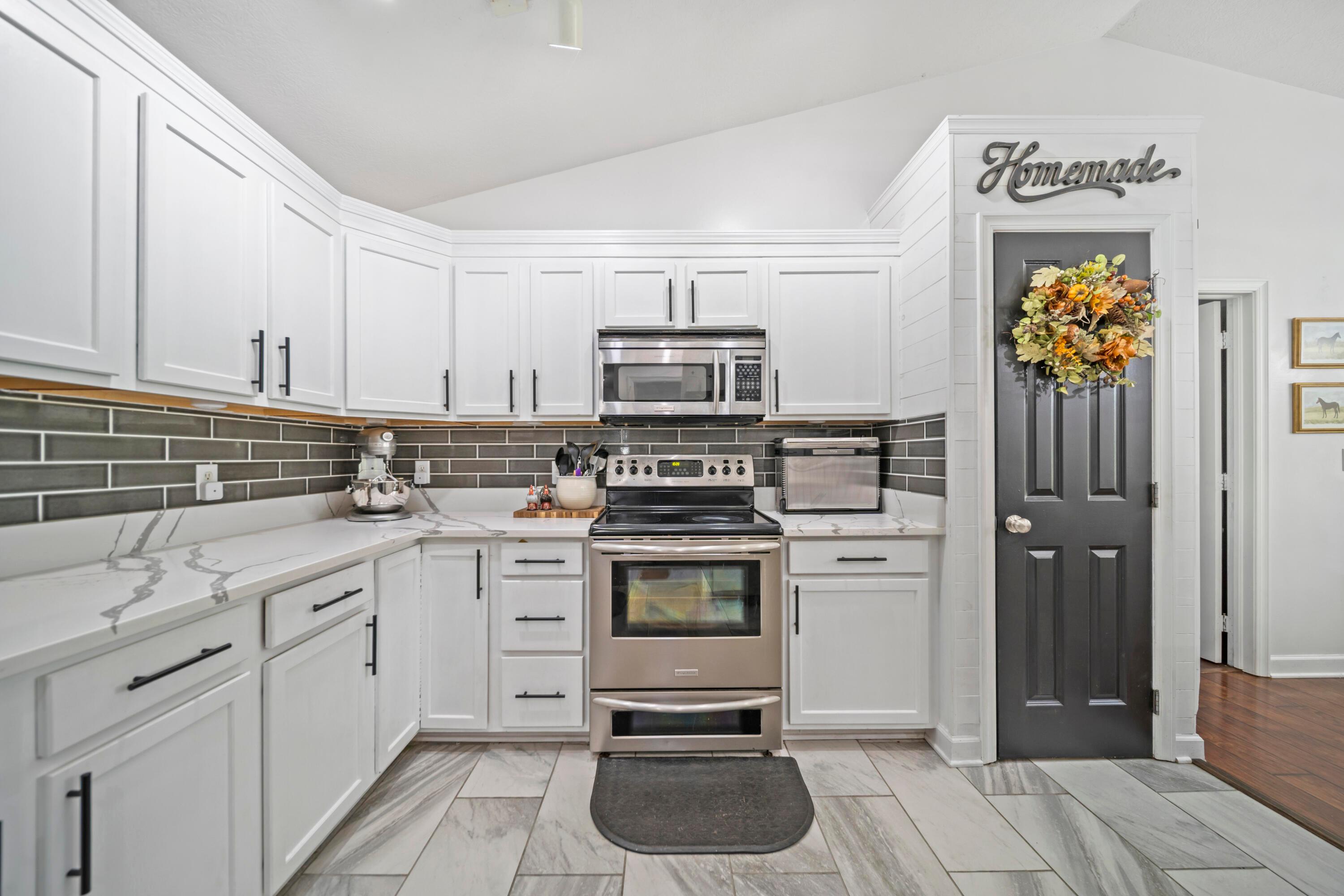 67 England Hollow Property Photo 18