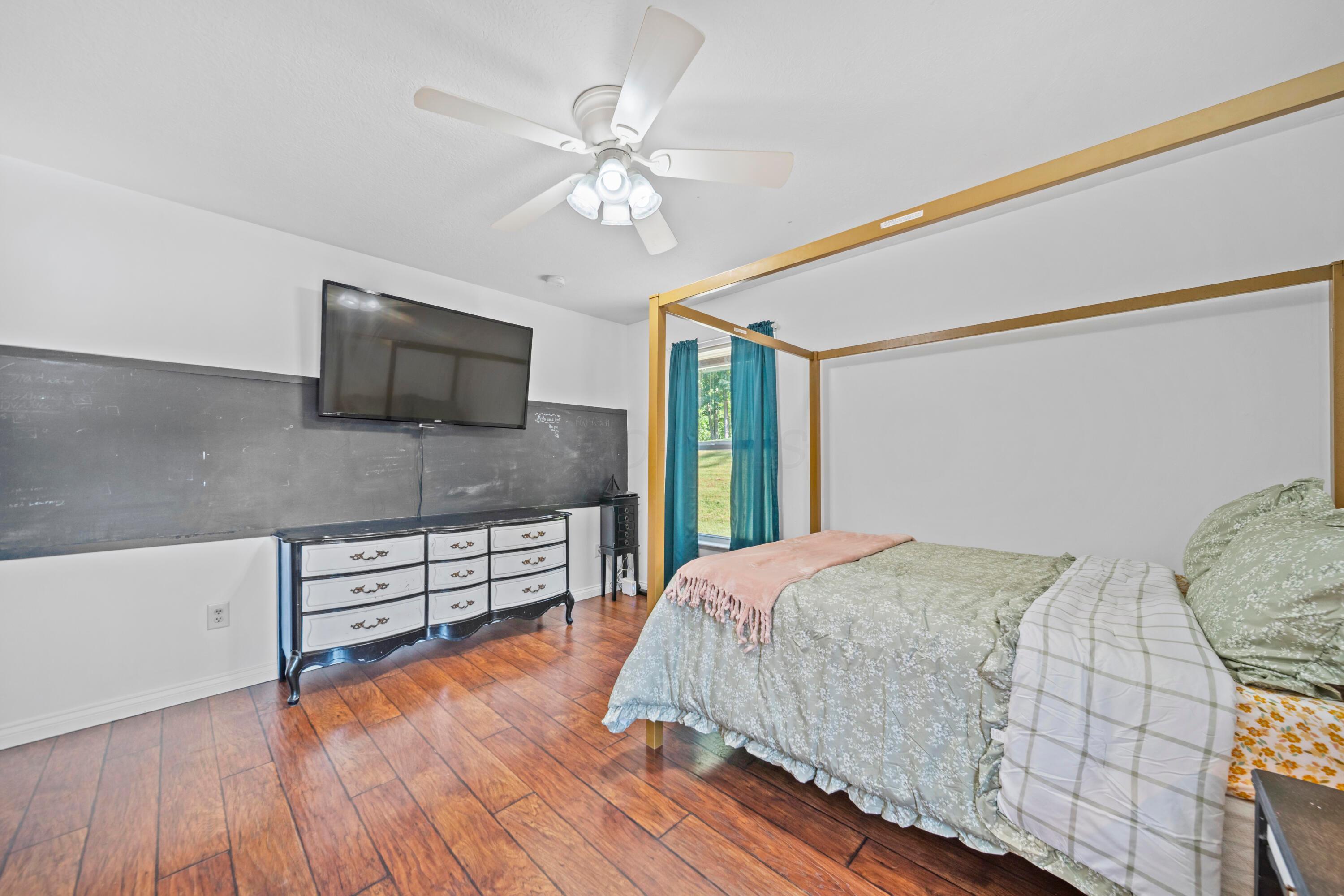 67 England Hollow Property Photo 27