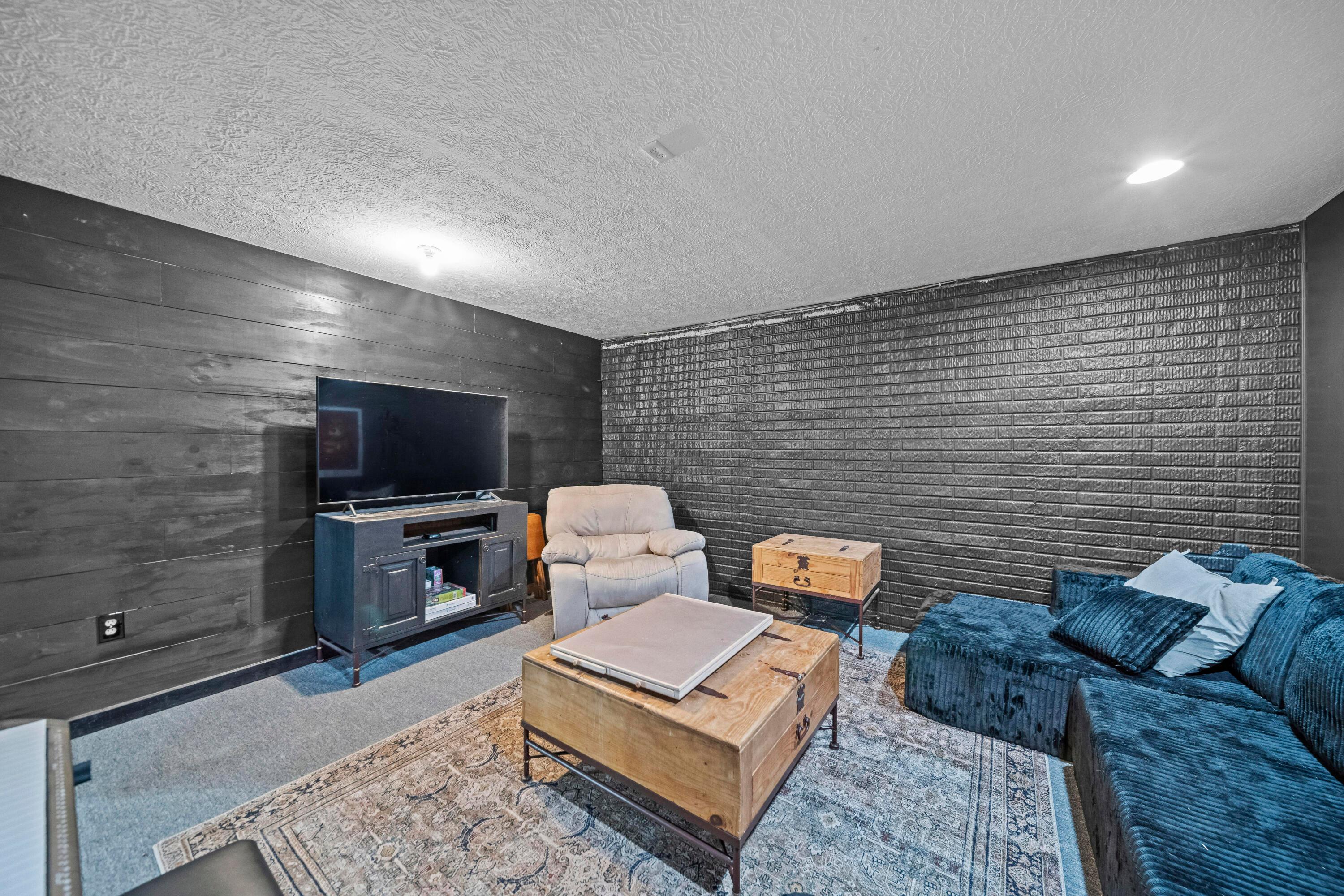 67 England Hollow Property Photo 37