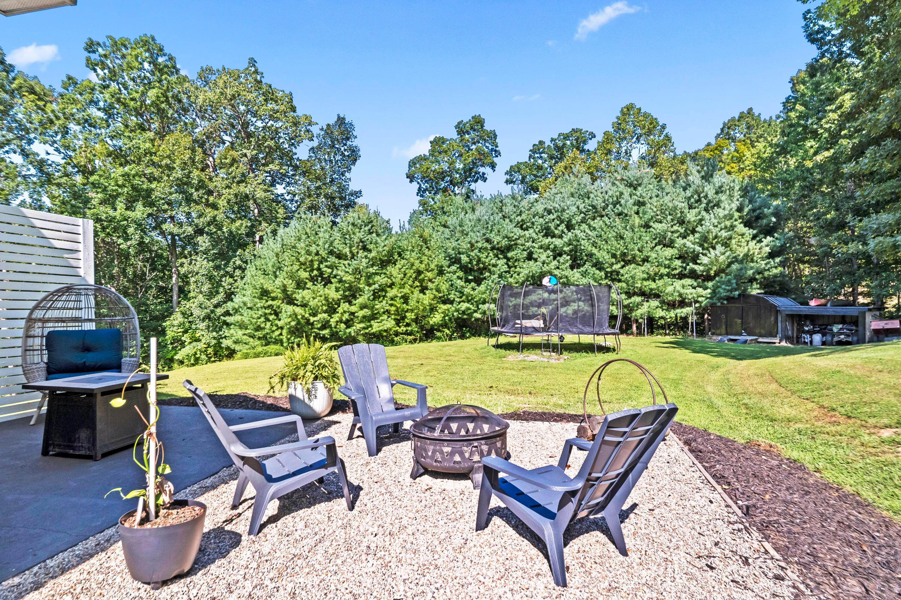 67 England Hollow Property Photo 50