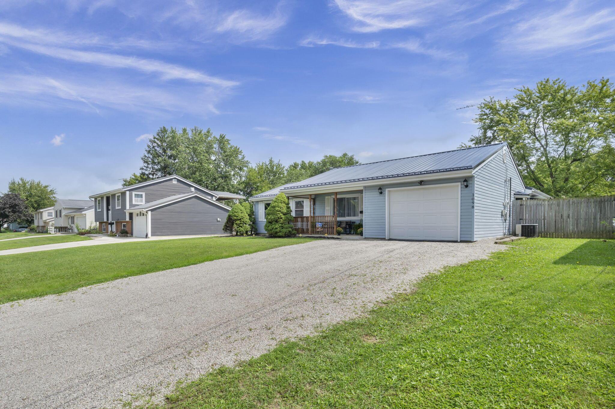 1098 Colonial Avenue Property Photo 4
