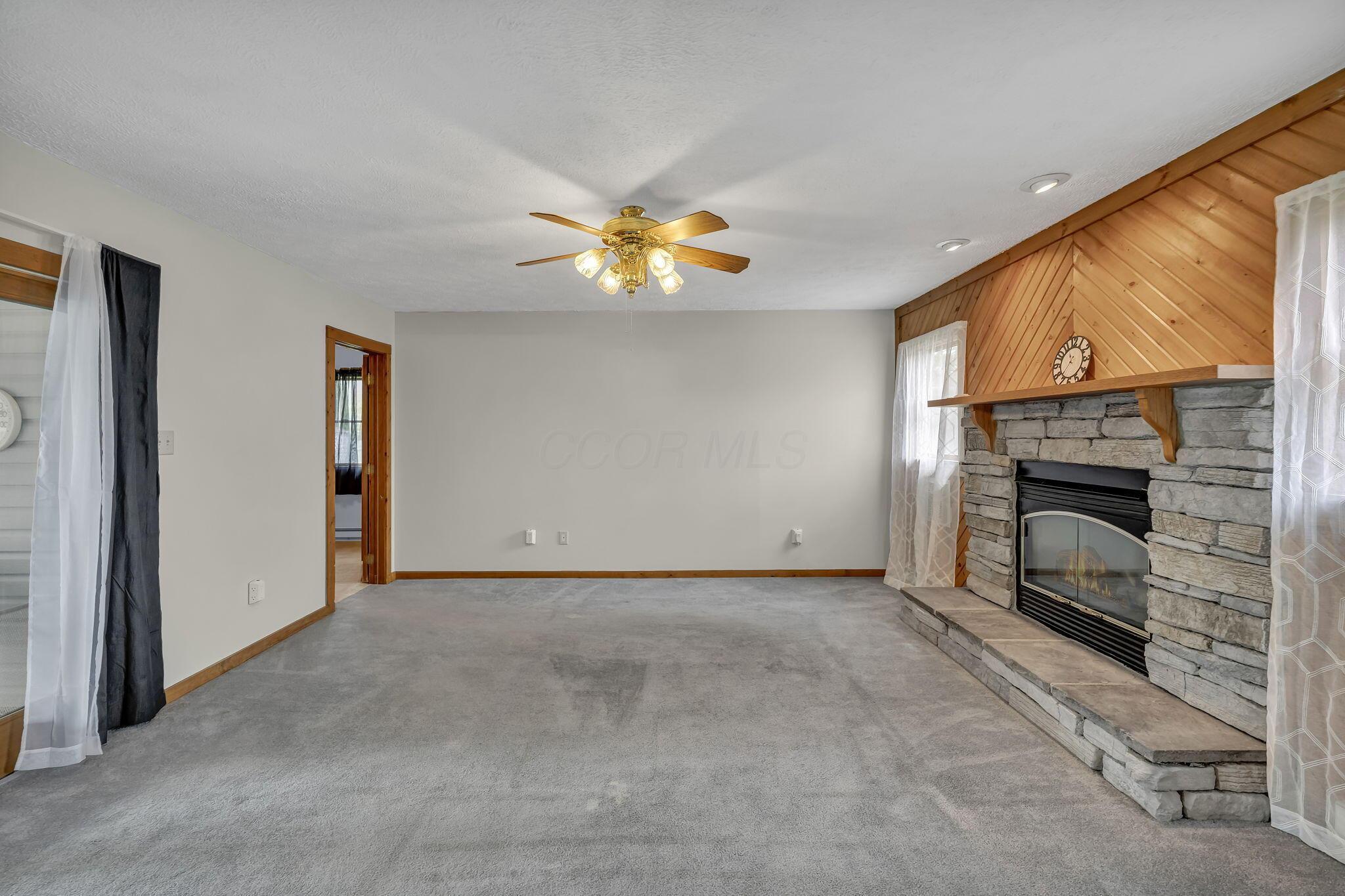 1098 Colonial Avenue Property Photo 20