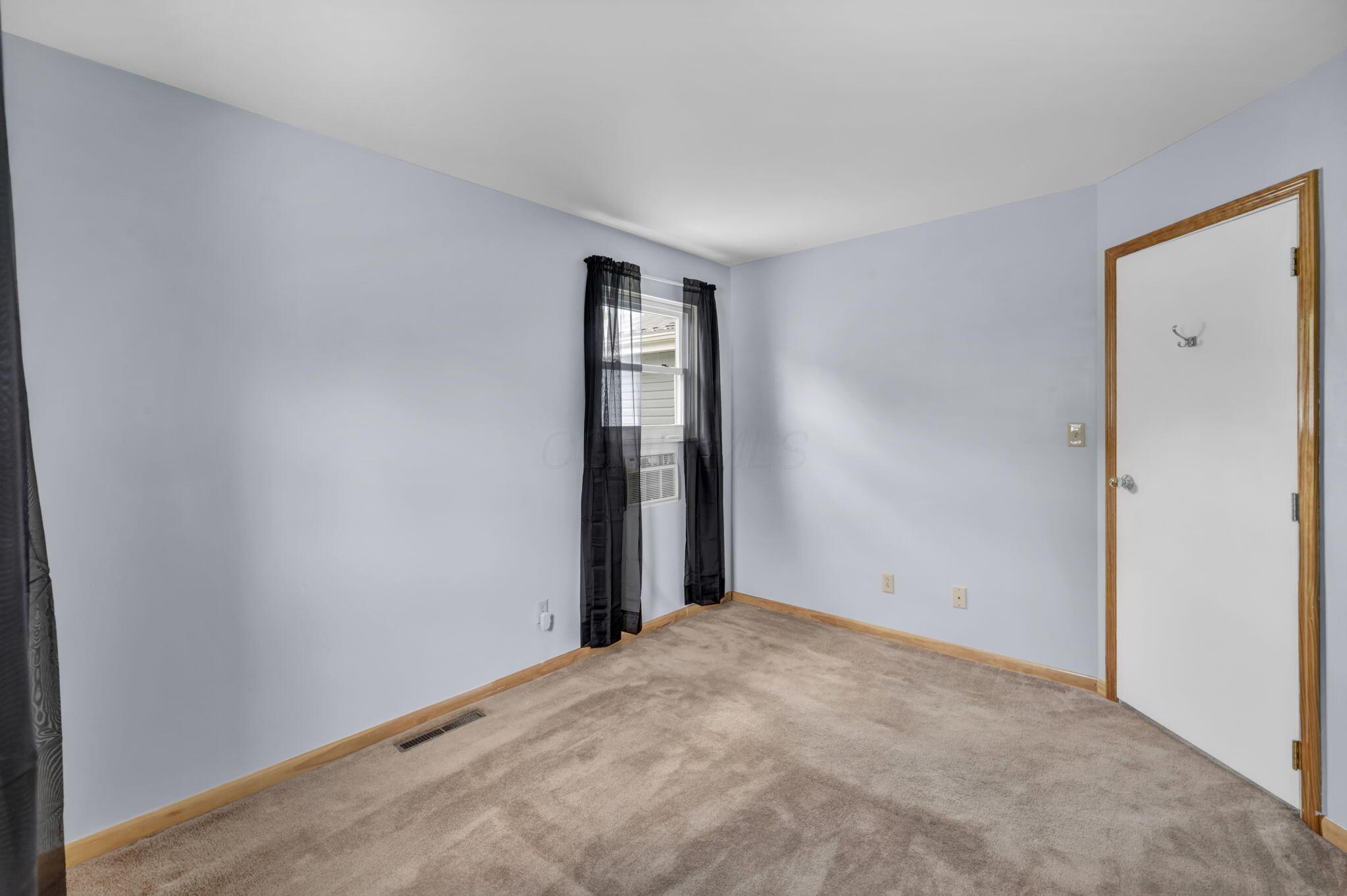 1098 Colonial Avenue Property Photo 27