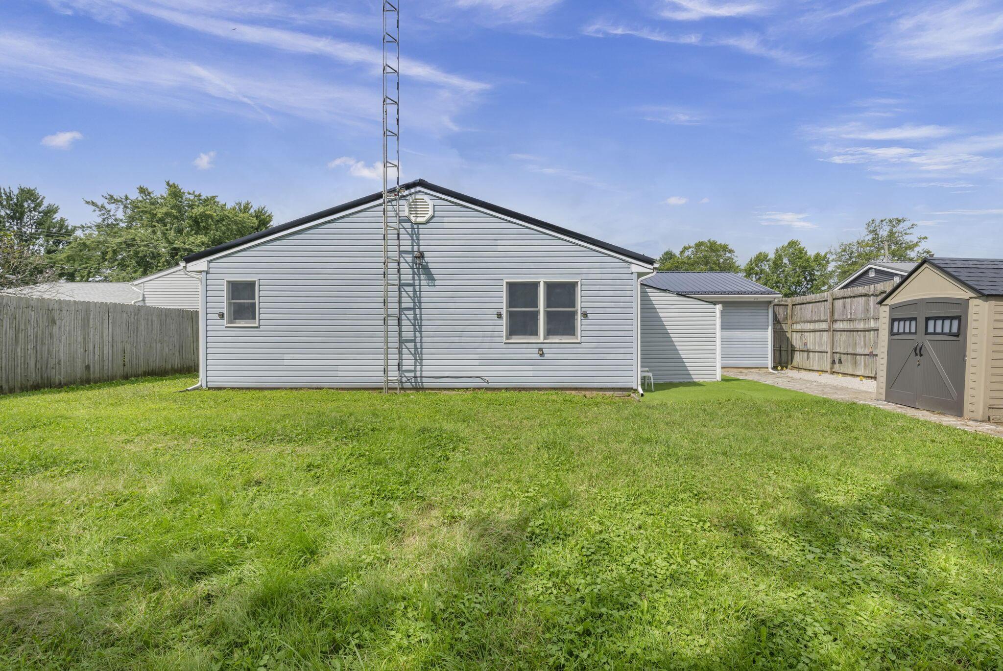 1098 Colonial Avenue Property Photo 37