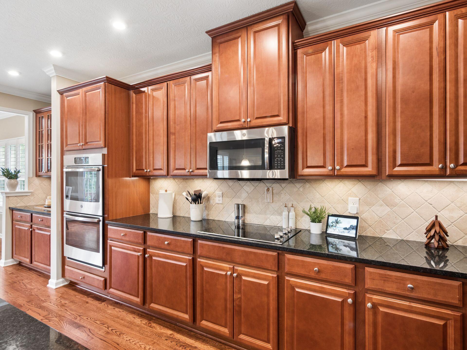 6980 Waters Edge Drive, 4 Property Photo 16