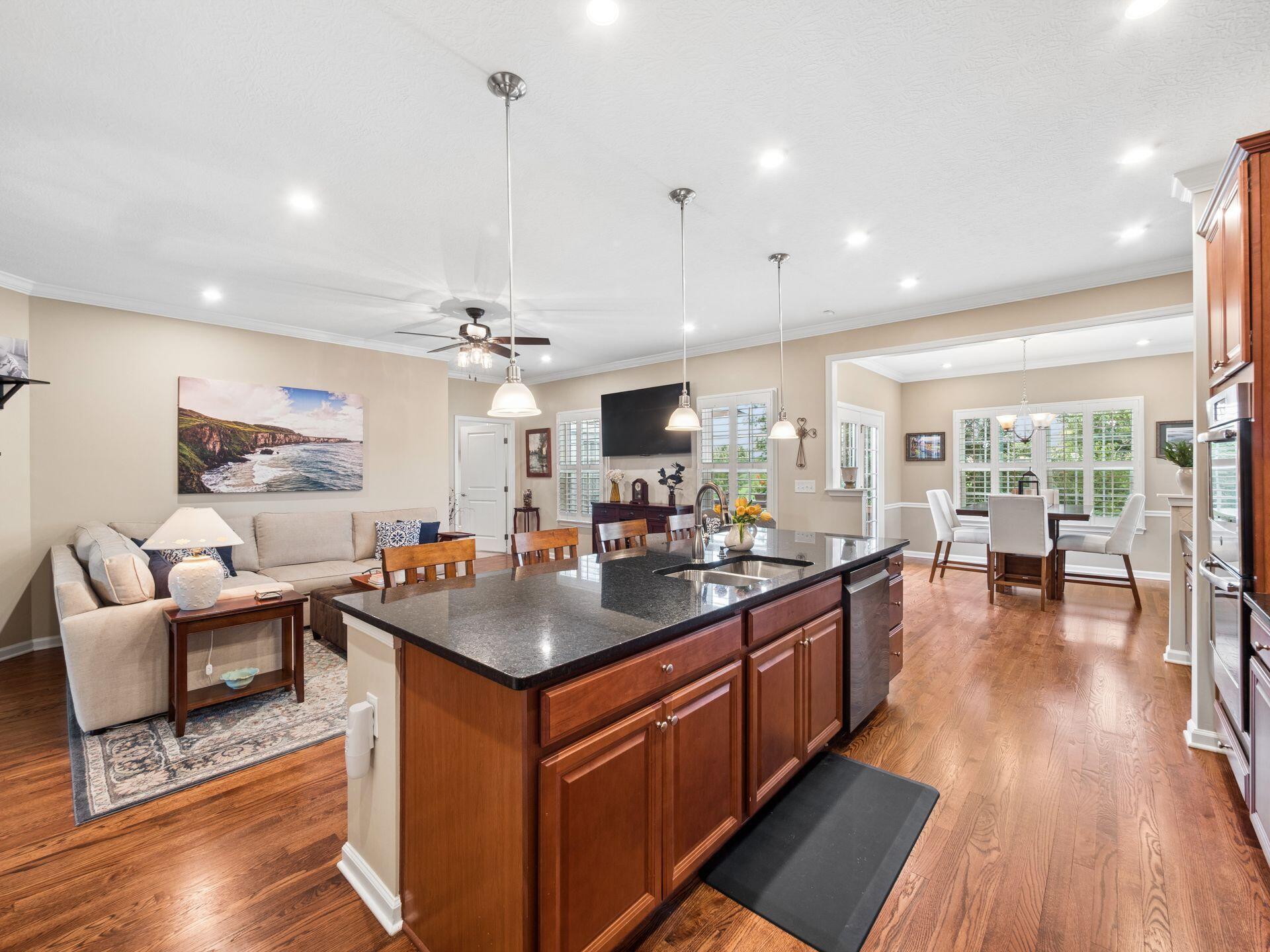 6980 Waters Edge Drive, 4 Property Photo 17
