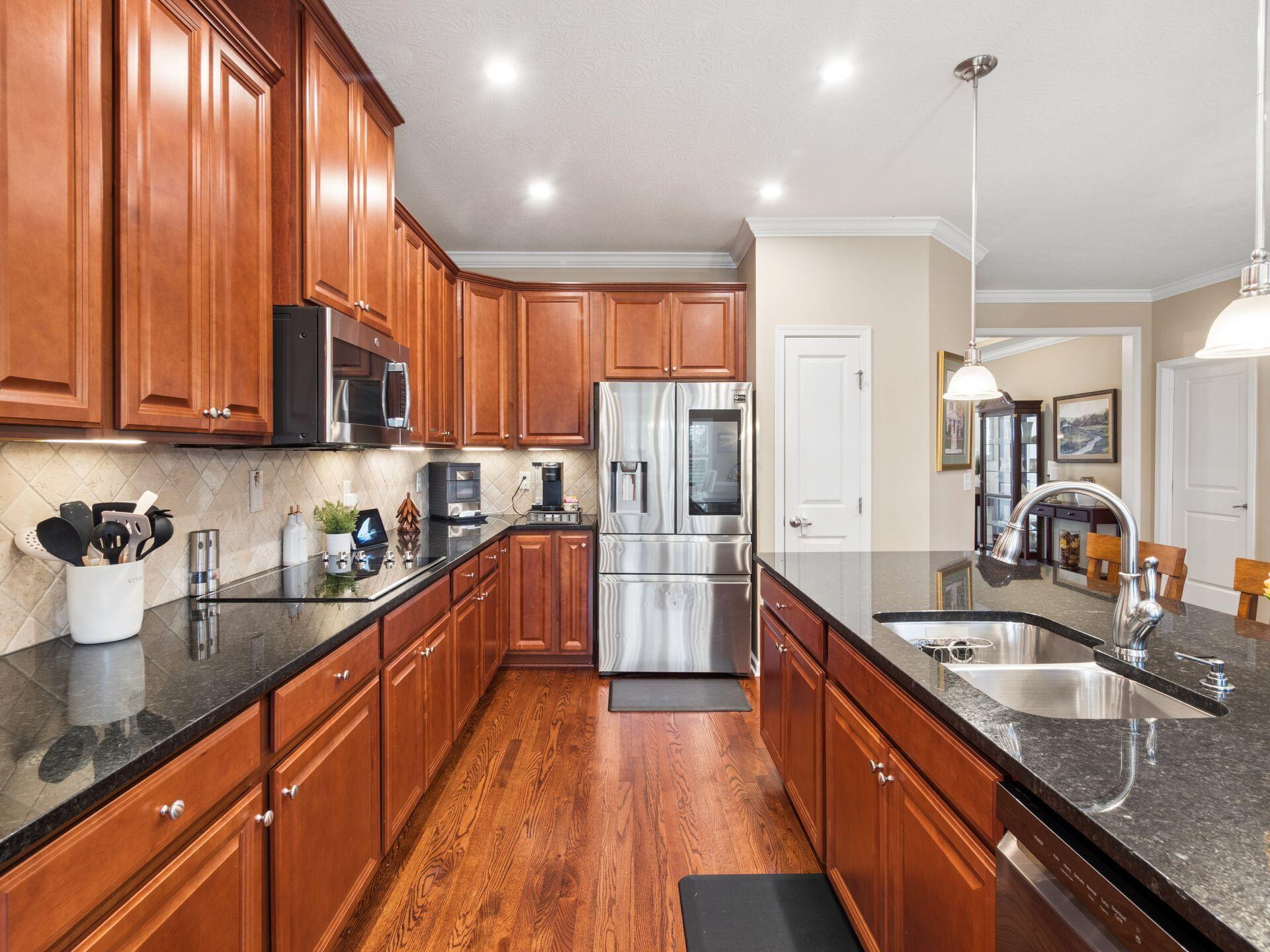 6980 Waters Edge Drive, 4 Property Photo 18