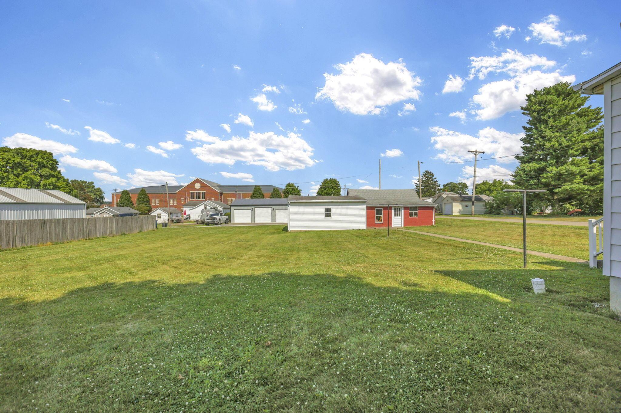300 Halderman Street Property Photo 33
