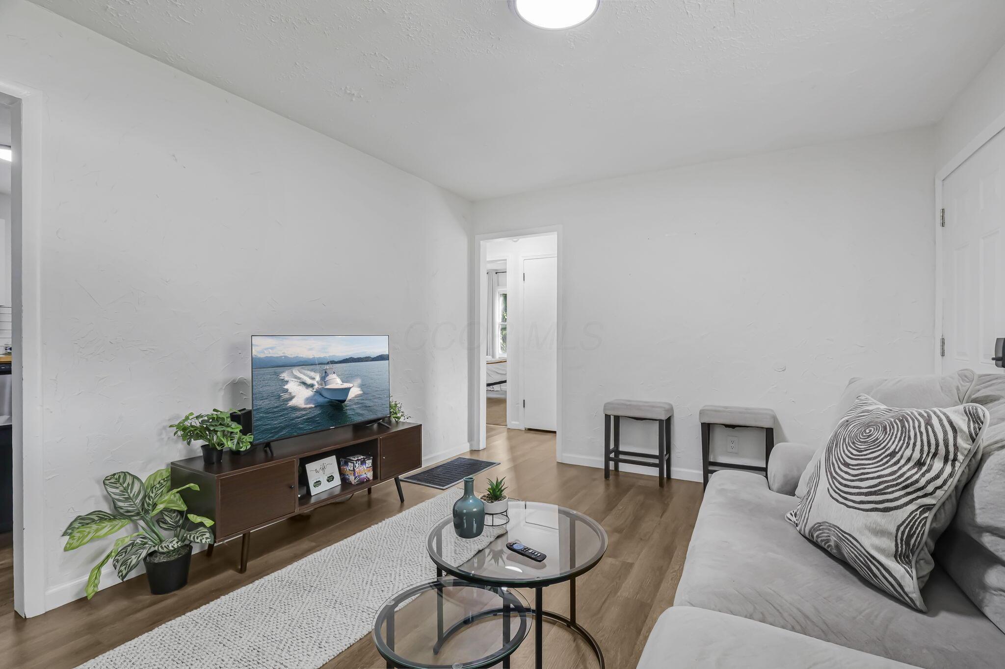 2190 Grasmere Avenue Property Photo 6