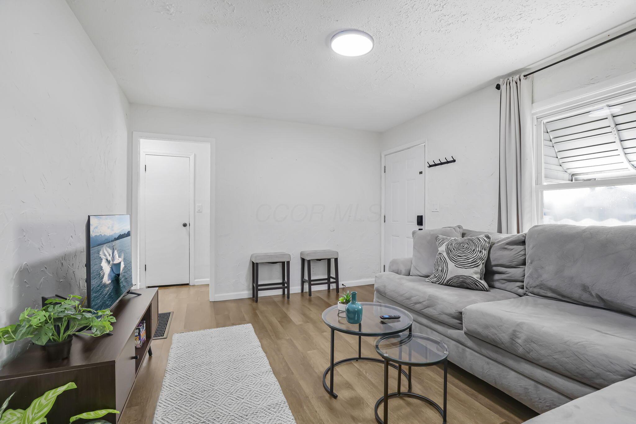 2190 Grasmere Avenue Property Photo 7