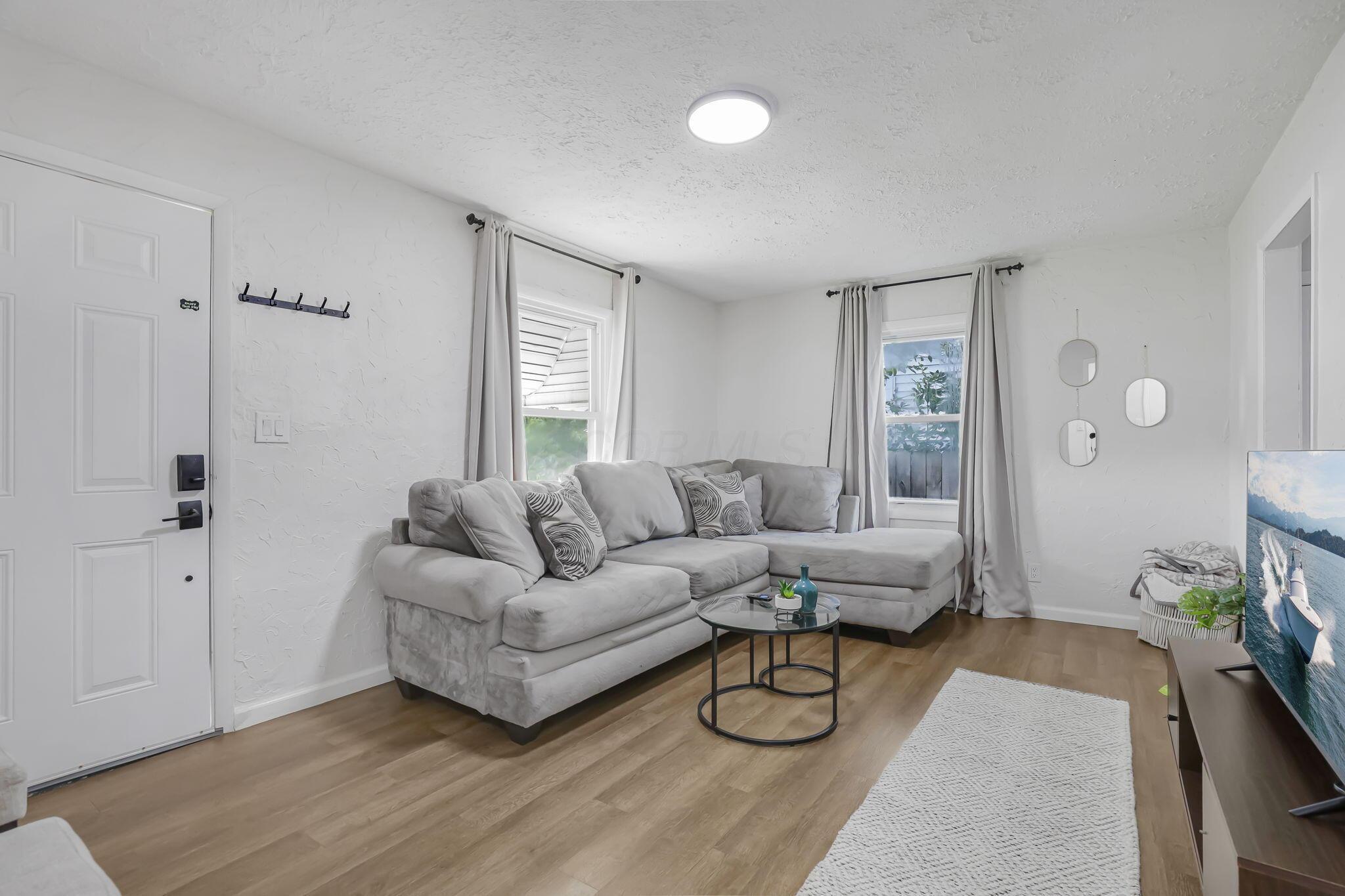 2190 Grasmere Avenue Property Photo 8