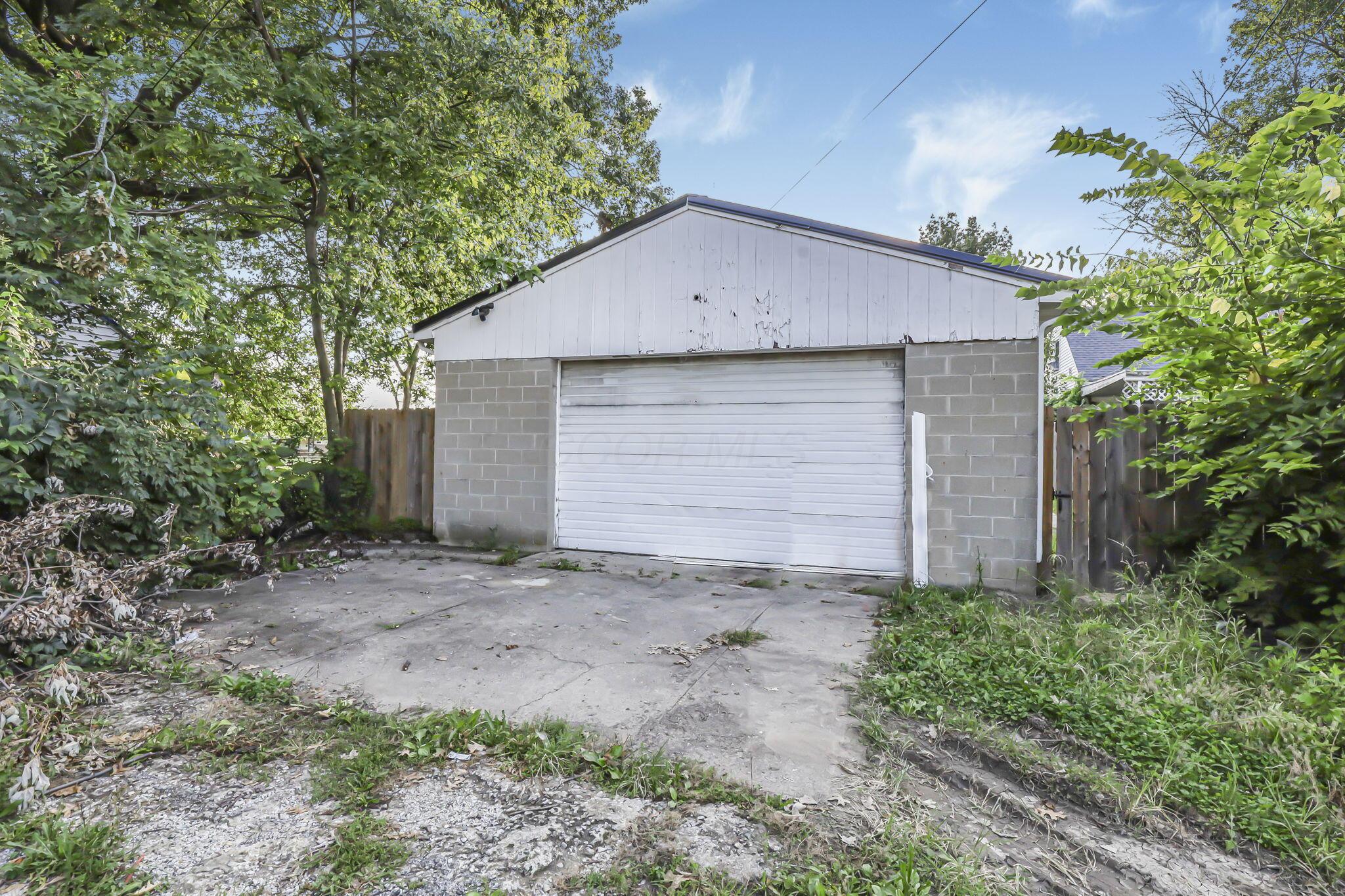 2190 Grasmere Avenue Property Photo 54