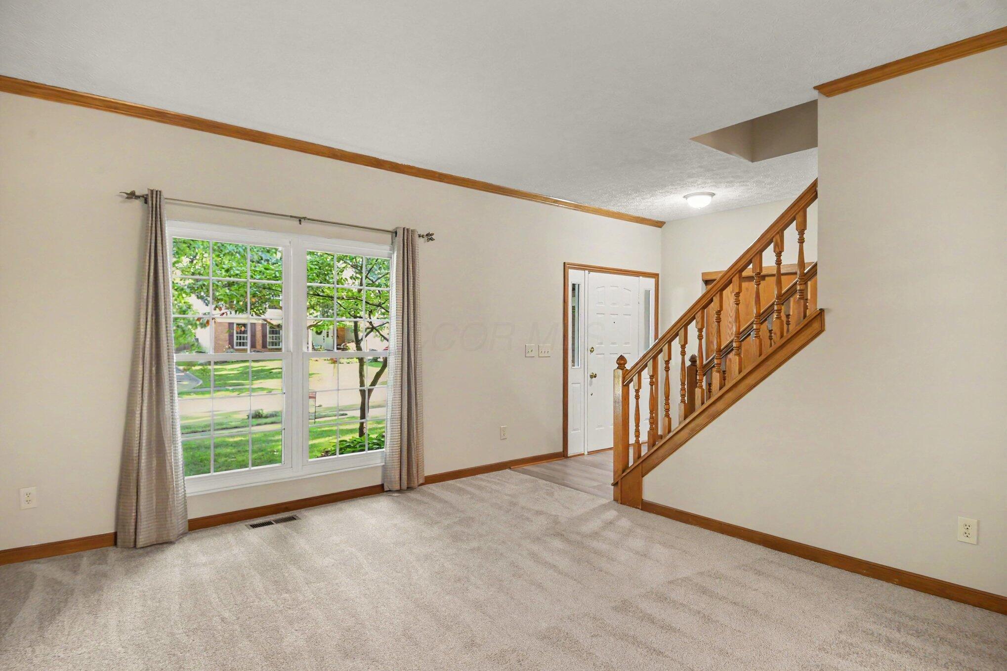 744 Summertree Lane Property Photo 5