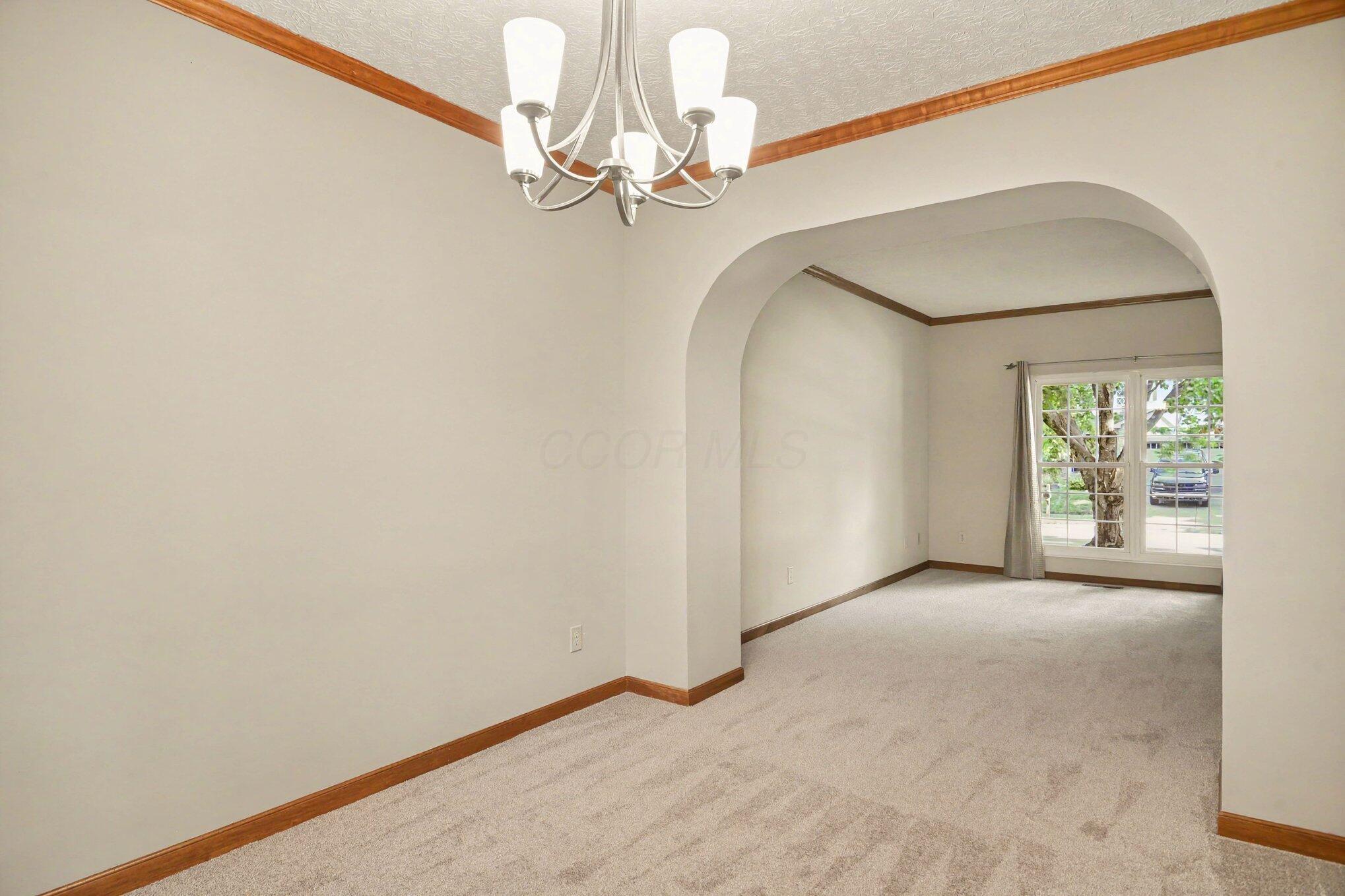 744 Summertree Lane Property Photo 7