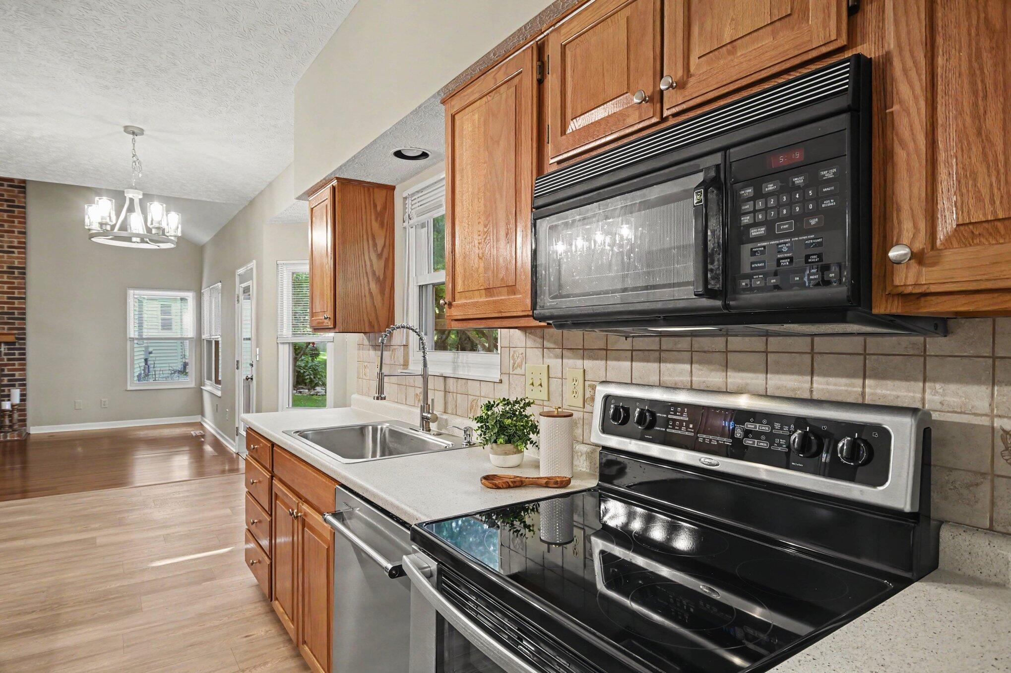 744 Summertree Lane Property Photo 10