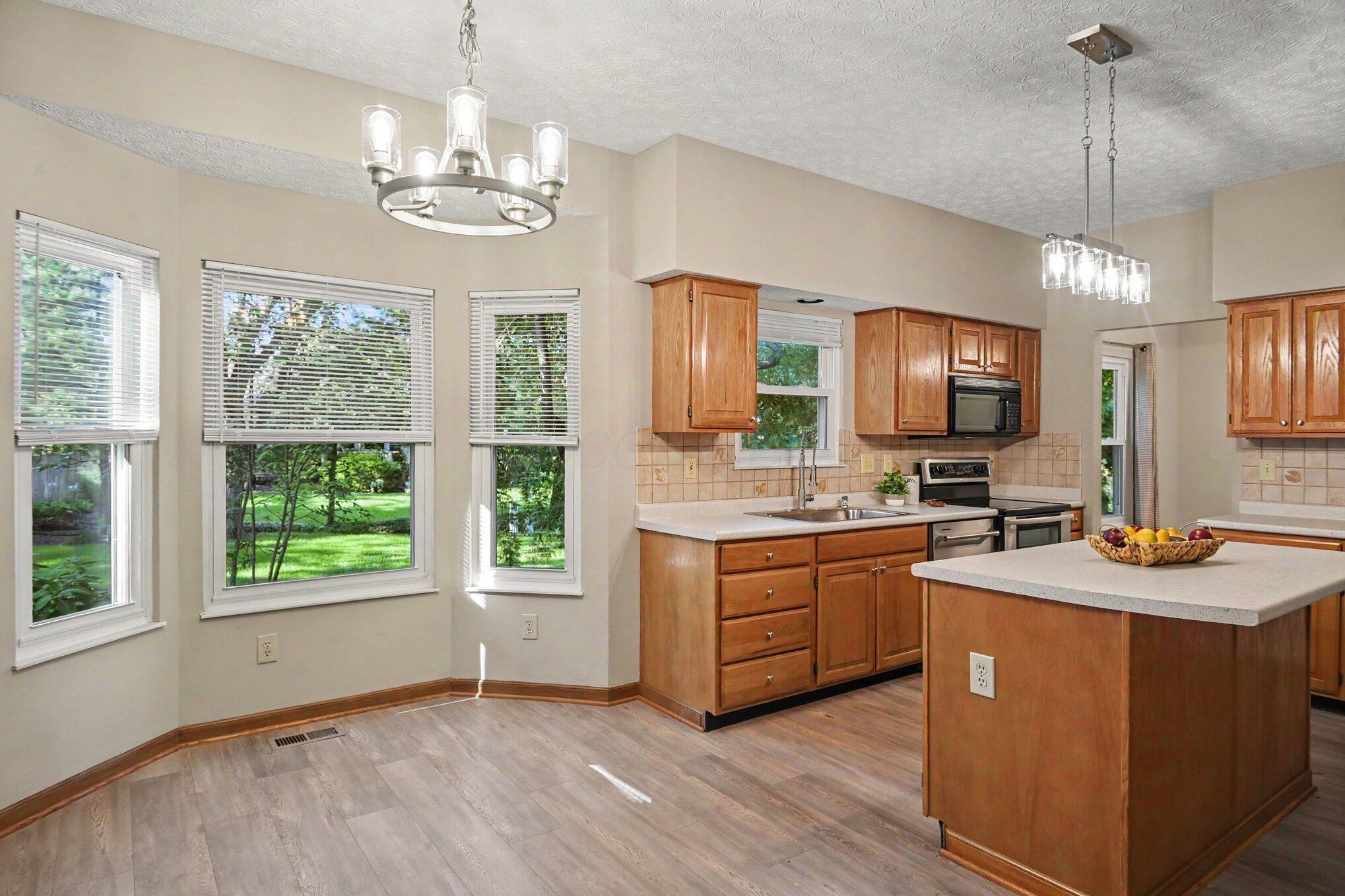 744 Summertree Lane Property Photo 12
