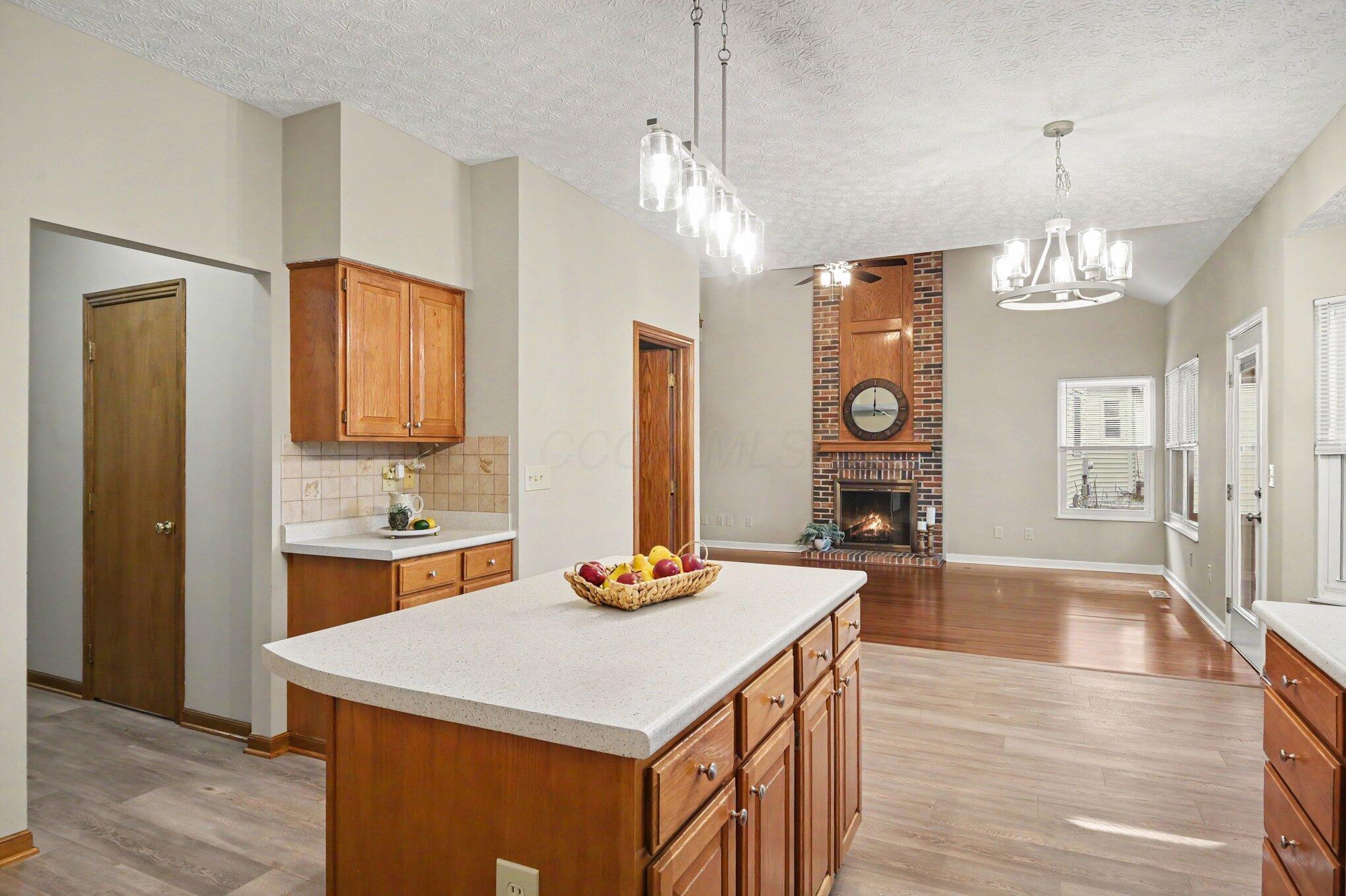 744 Summertree Lane Property Photo 13