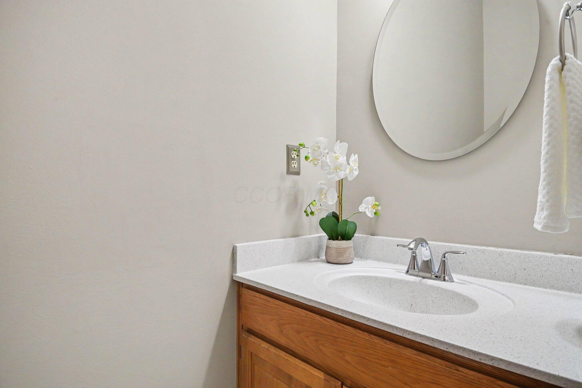 744 Summertree Lane Property Photo 14