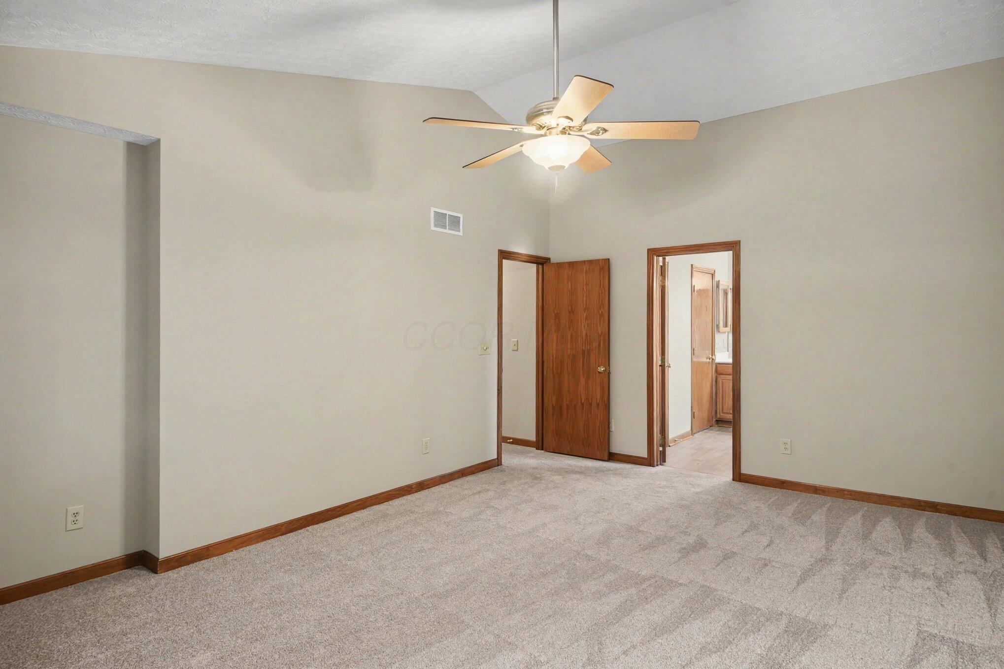 744 Summertree Lane Property Photo 18