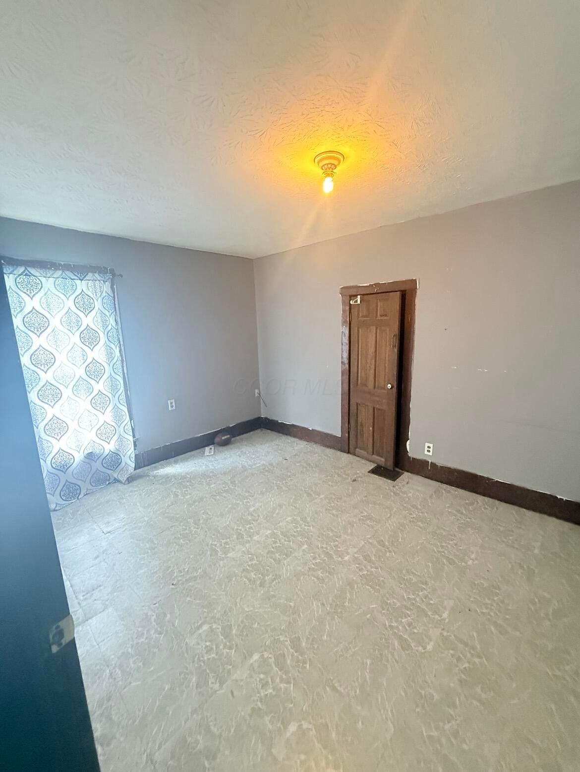 304 W High Avenue Property Photo 6
