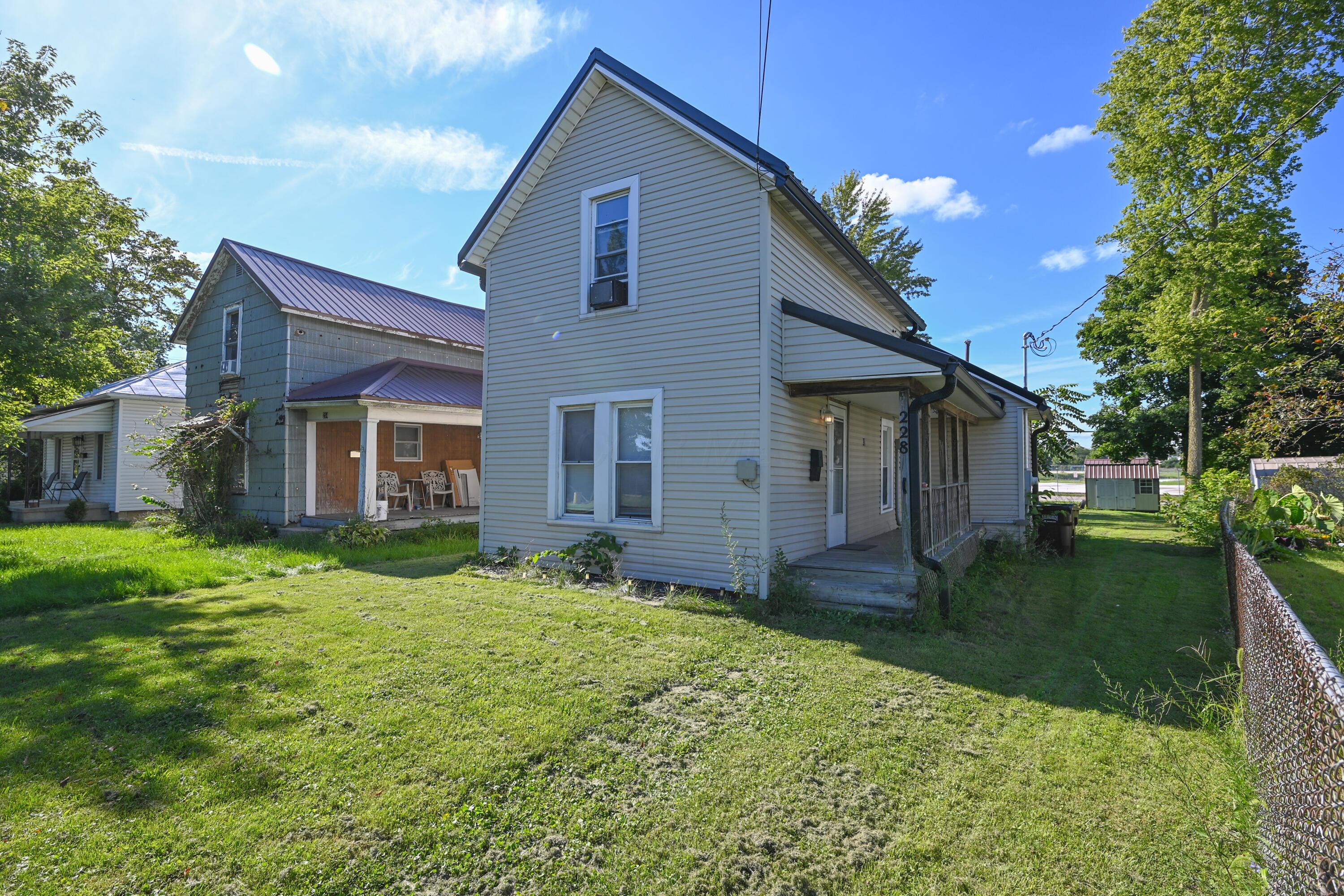 228 W Espy Street Property Photo 3
