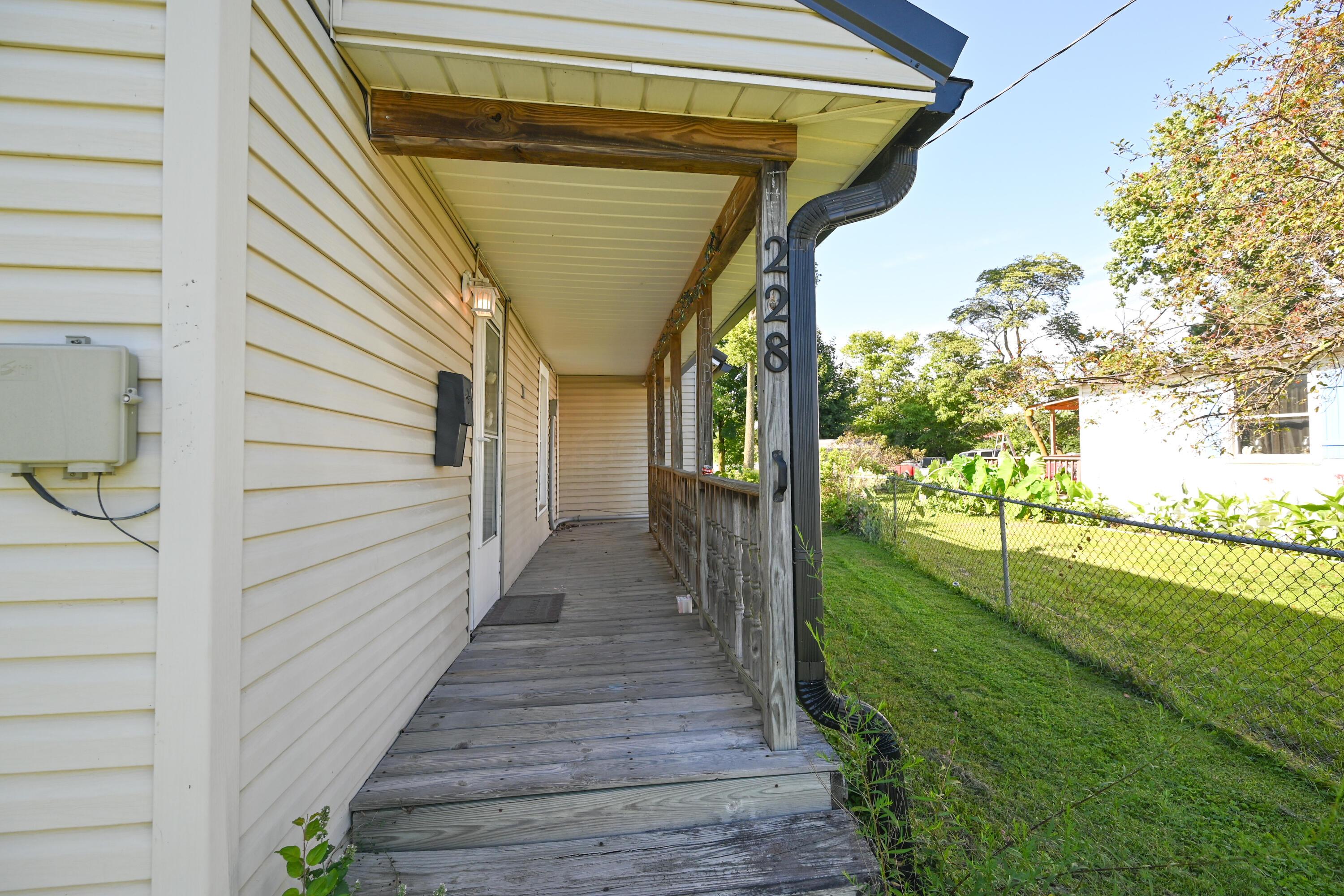 228 W Espy Street Property Photo 5