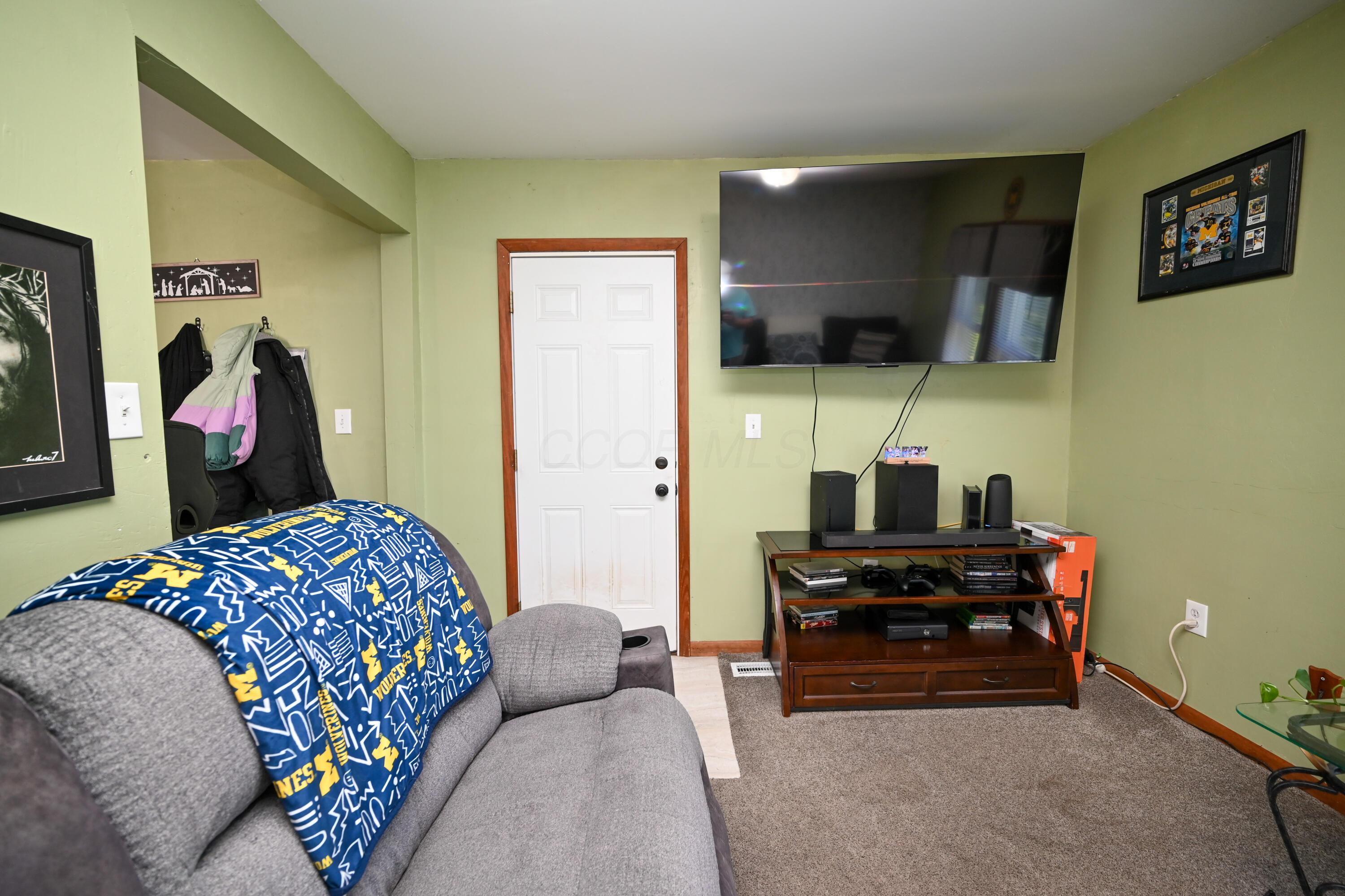 228 W Espy Street Property Photo 7