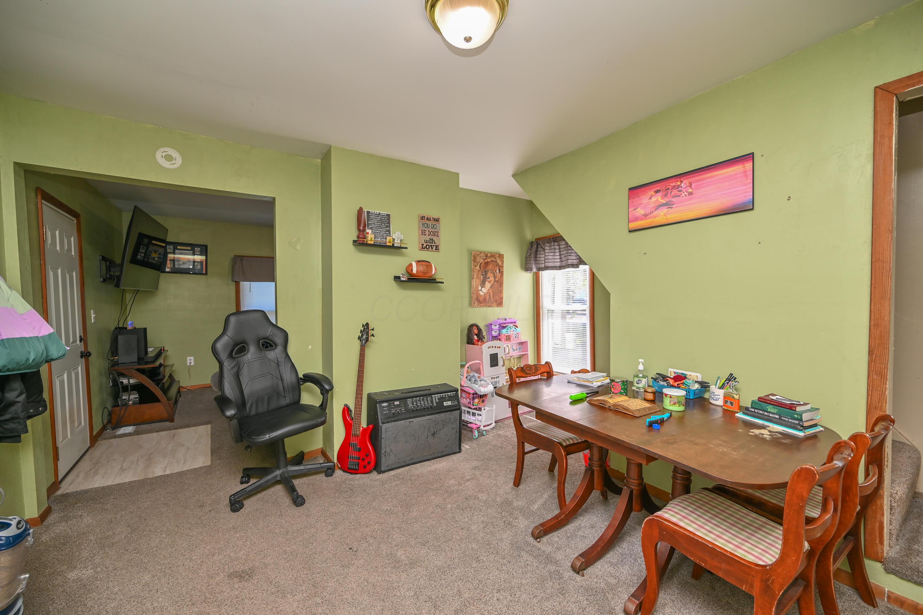 228 W Espy Street Property Photo 10