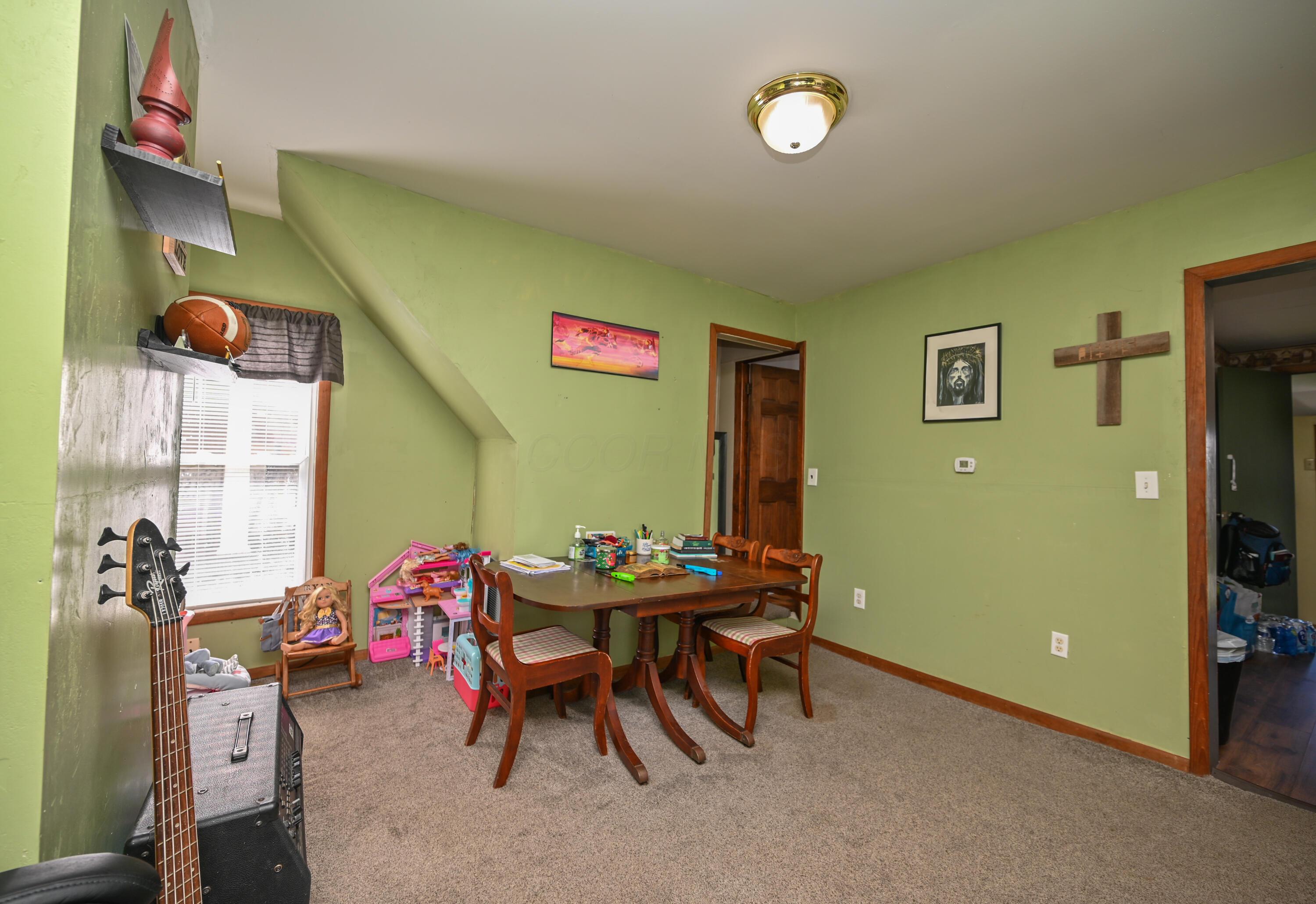 228 W Espy Street Property Photo 11