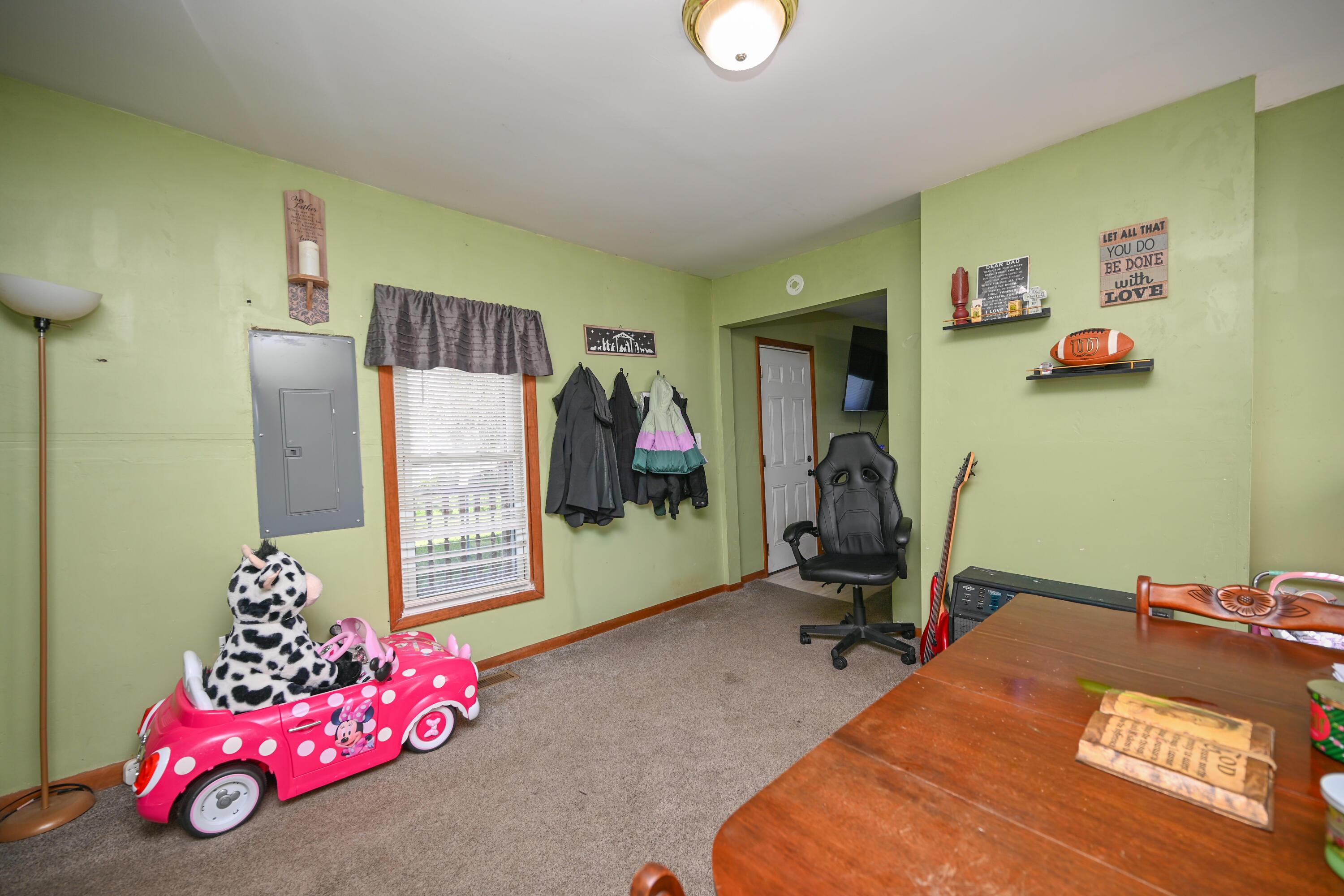 228 W Espy Street Property Photo 18