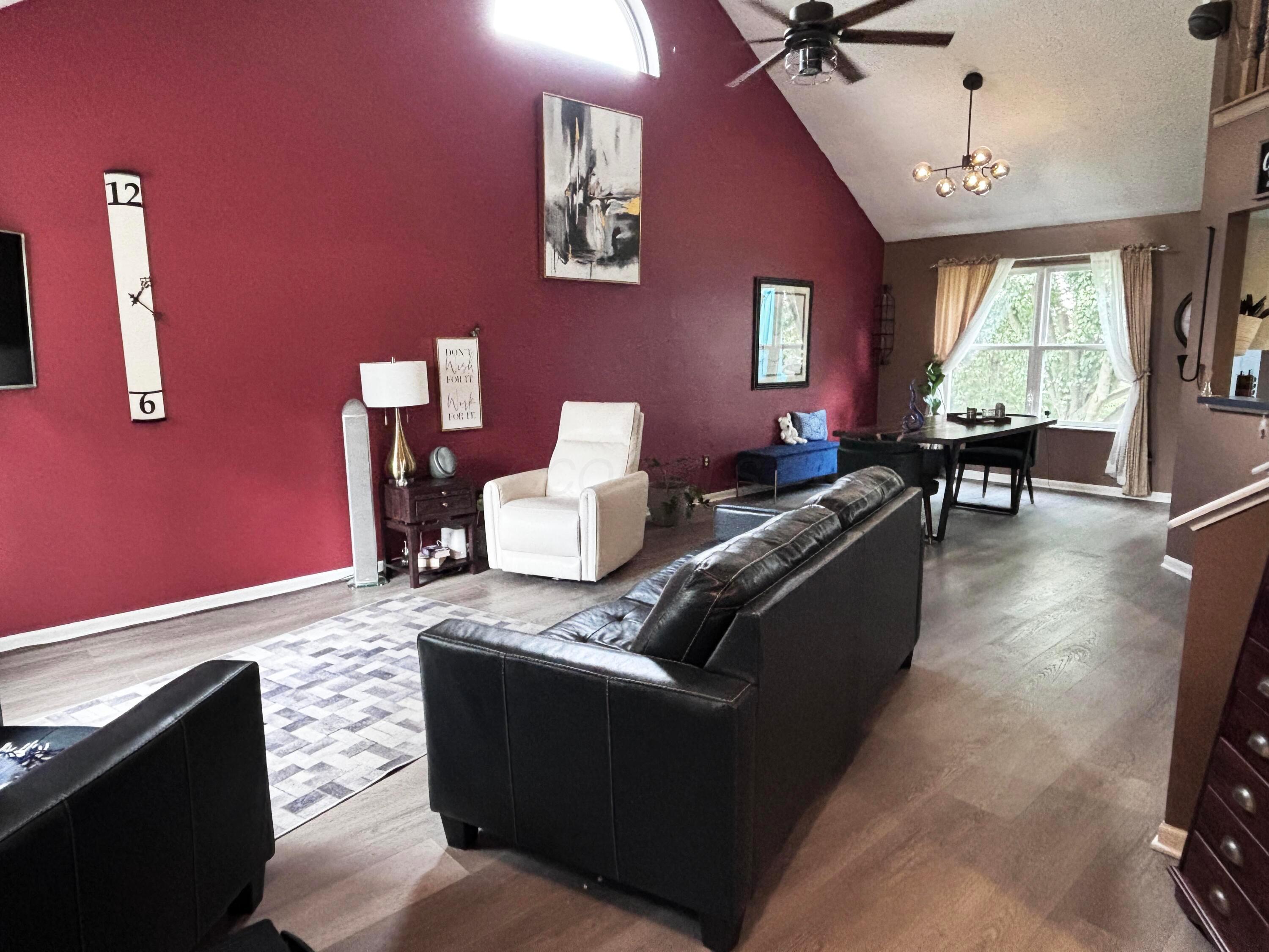 1308 Four Star Drive E Property Photo 3