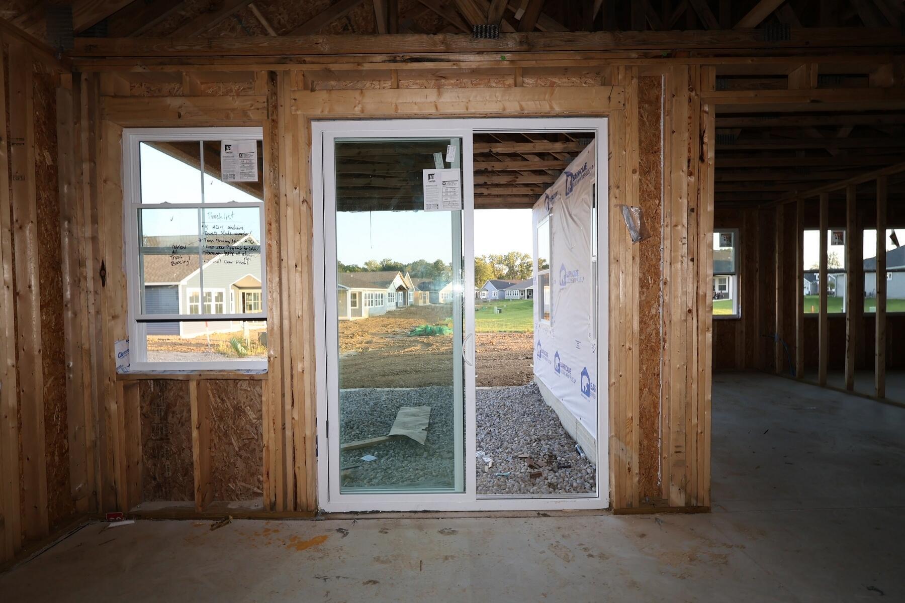 98 Beacon Bay Avenue Property Photo 4