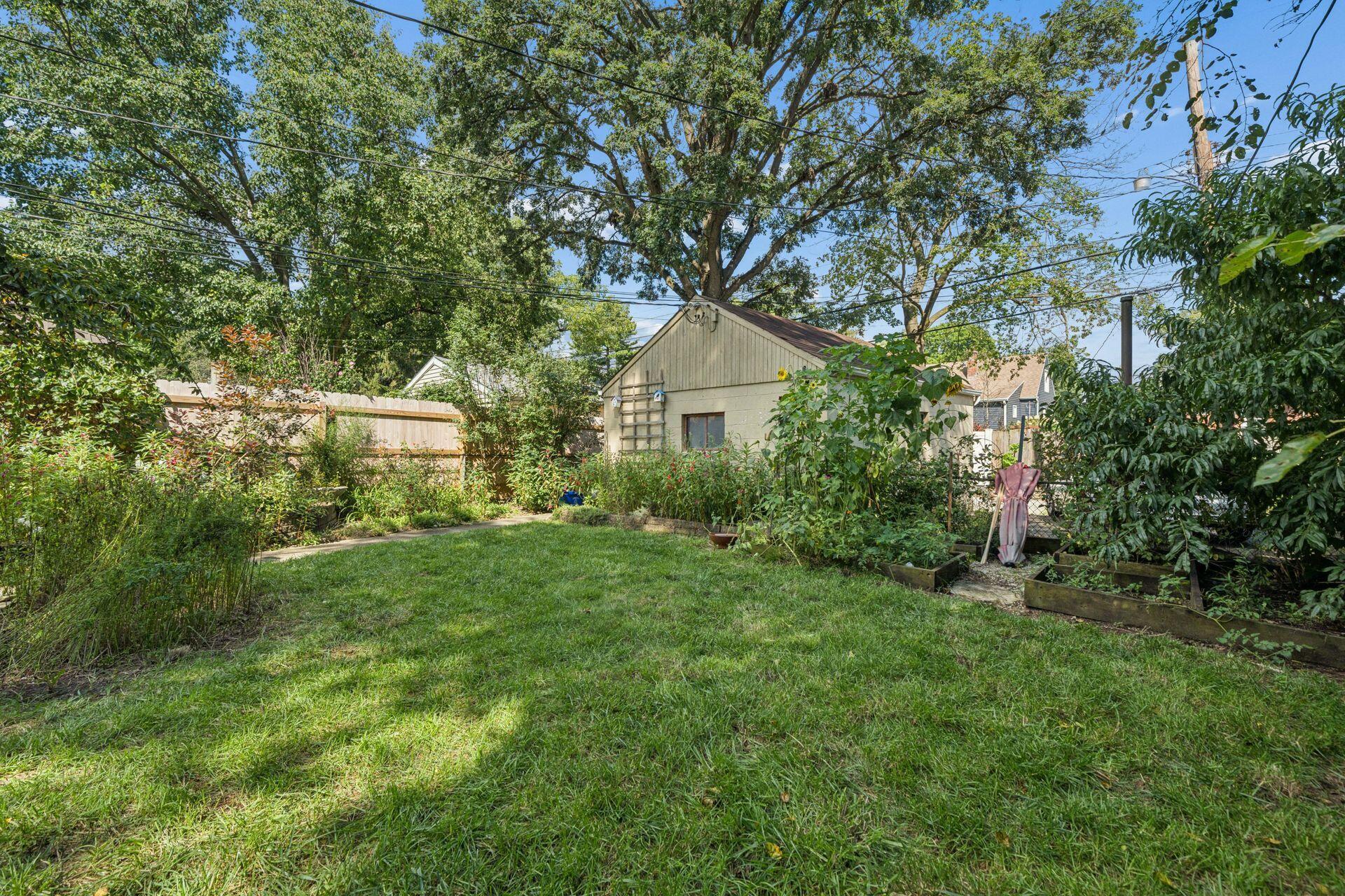 974 Chelsea Avenue Property Photo 33