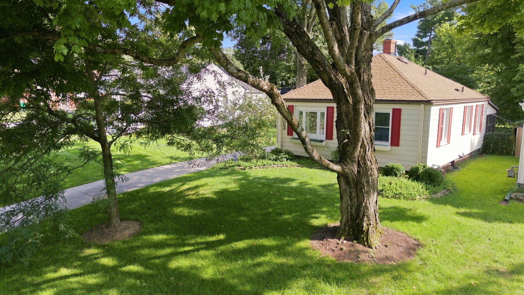 283 E Beechwold Boulevard Property Photo 2