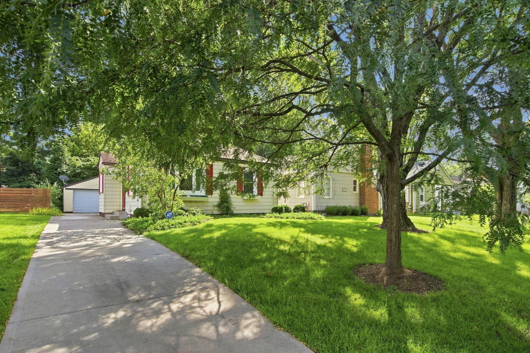 283 E Beechwold Boulevard Property Photo 5