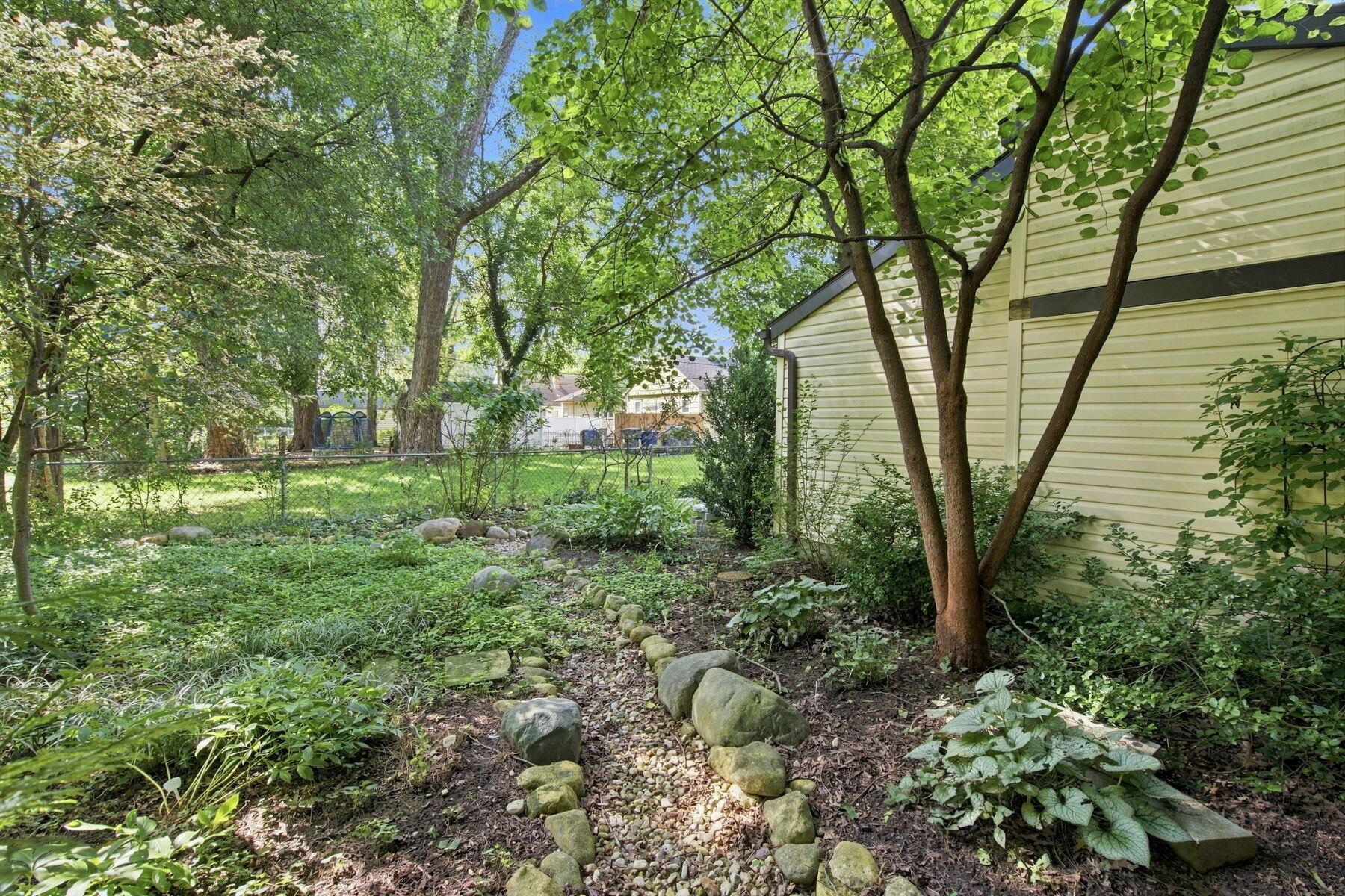 283 E Beechwold Boulevard Property Photo 9