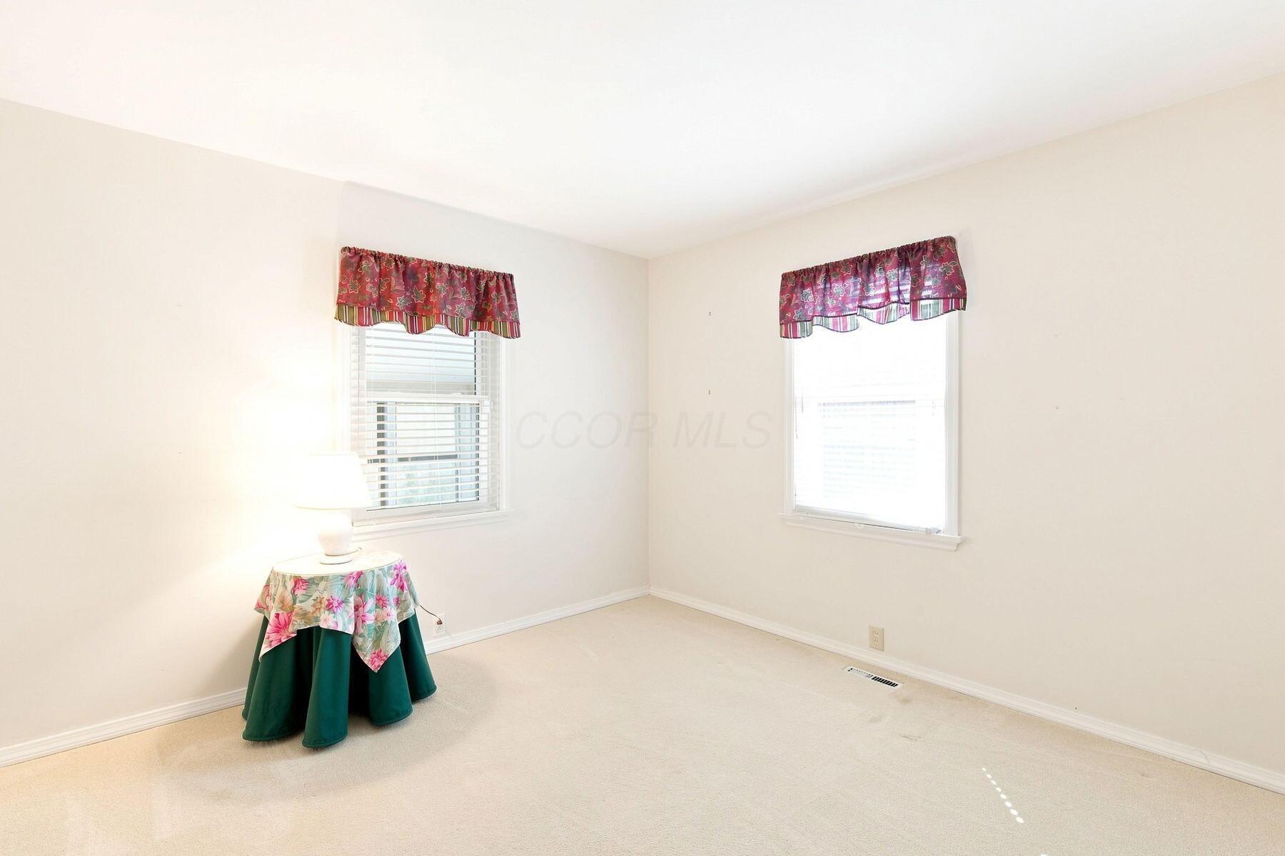 283 E Beechwold Boulevard Property Photo 31