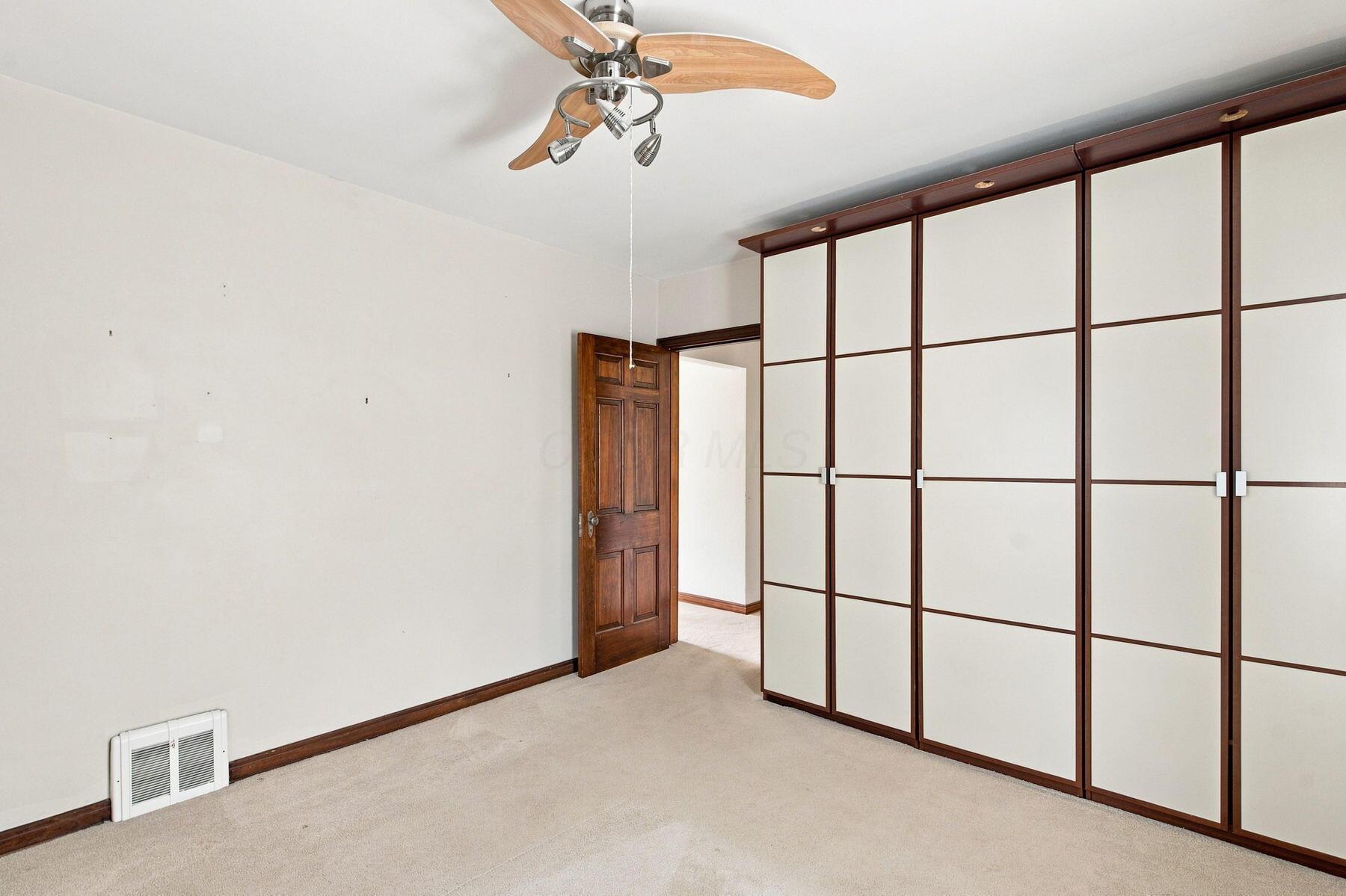 283 E Beechwold Boulevard Property Photo 38
