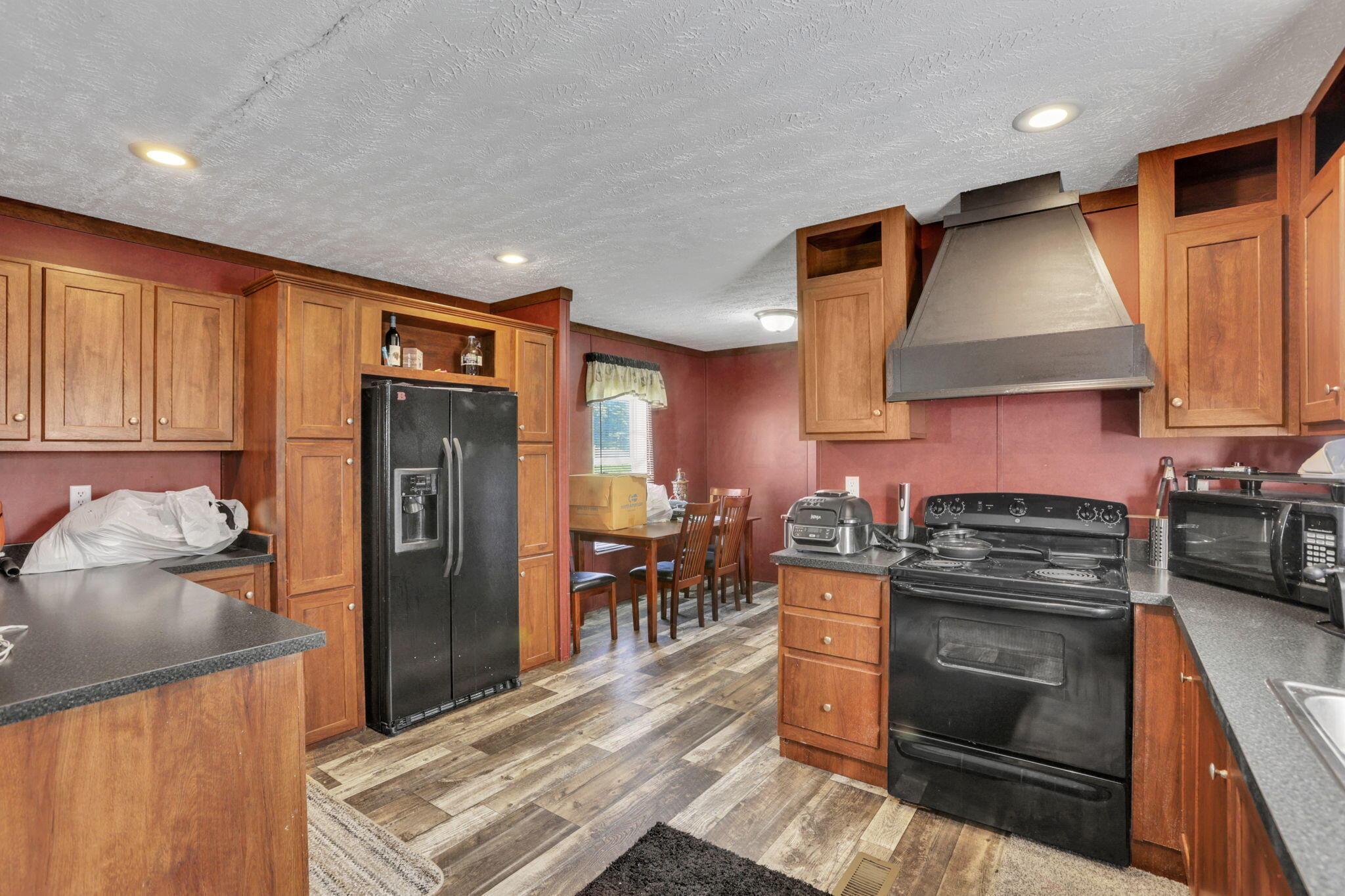 16451 Cox Road Property Photo 18