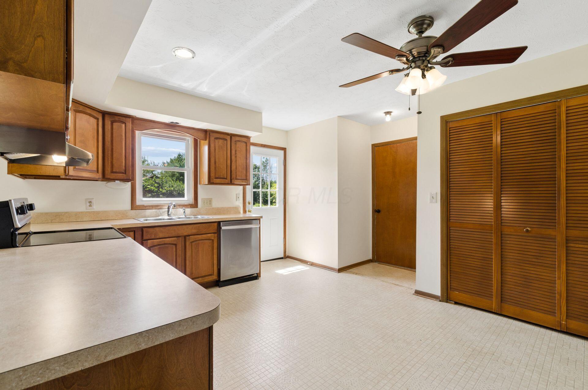 4143 Zuber Road Property Photo 12