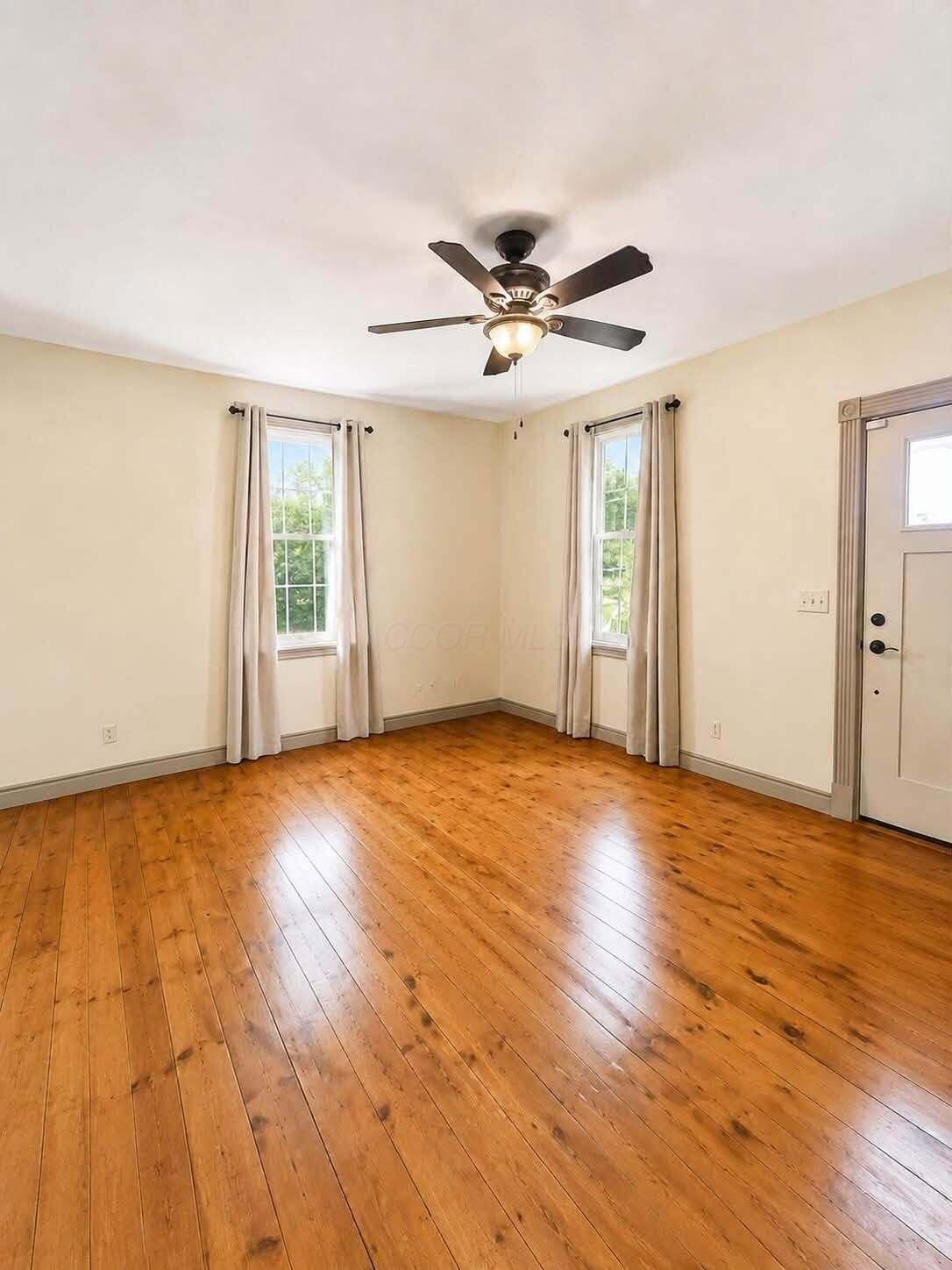 565 E Chestnut Street Property Photo 15