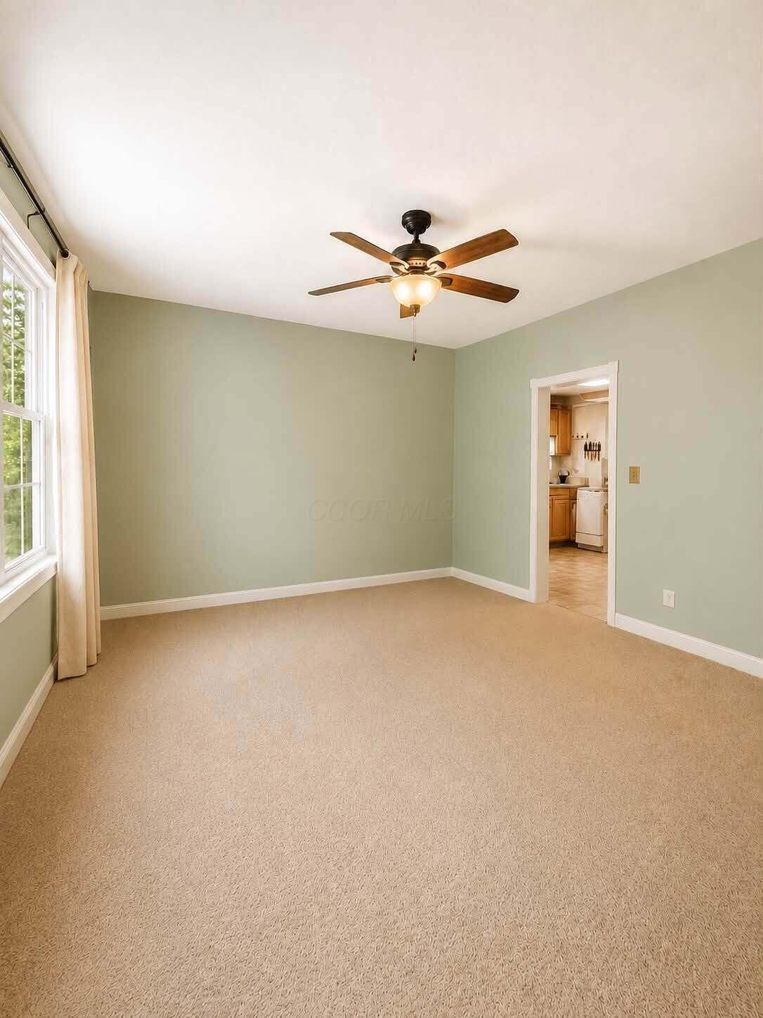 565 E Chestnut Street Property Photo 29